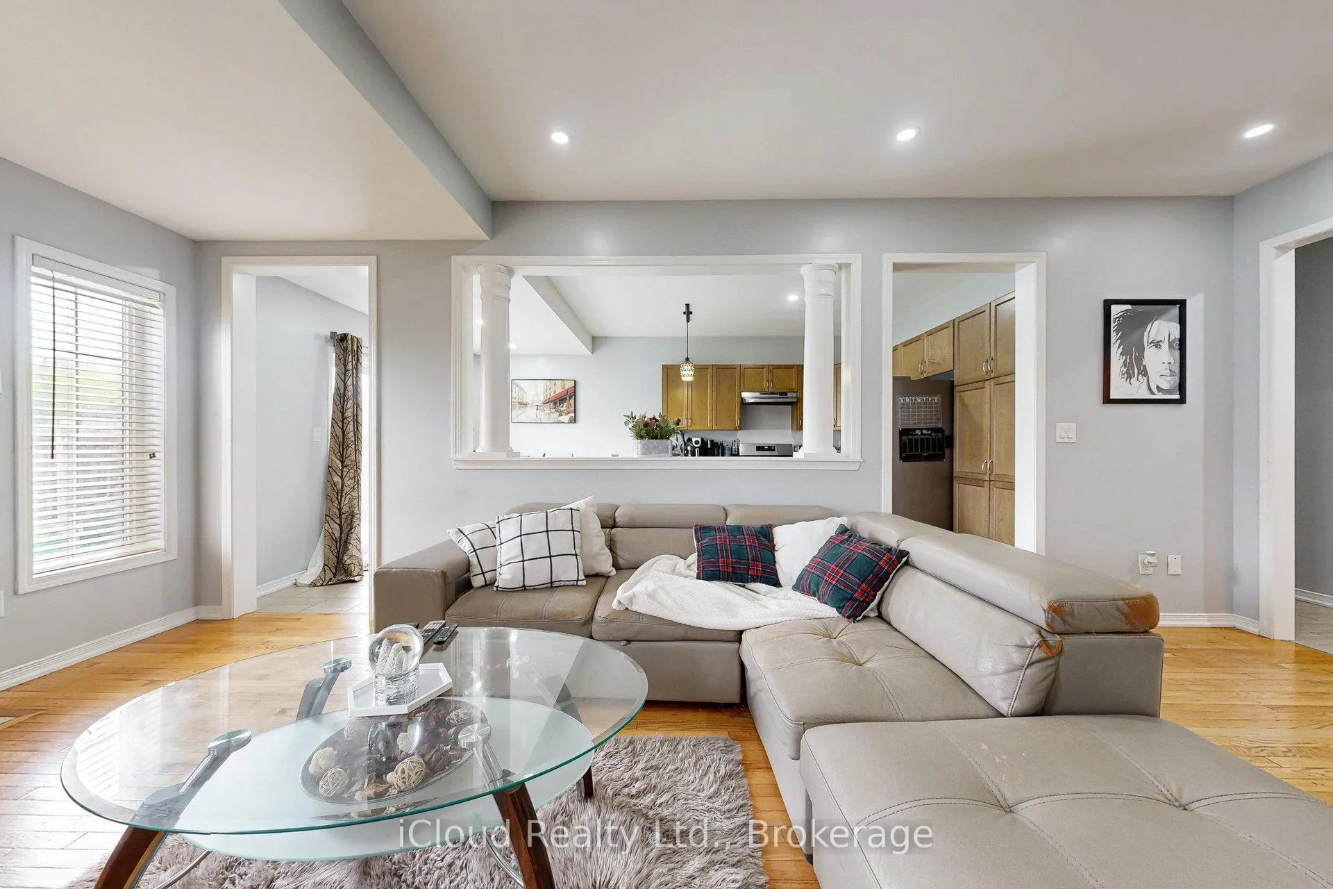 Photo 10 of 6 Mt Pleasant Avenue, Whitby, Blue Grass Meadows — HOMEH