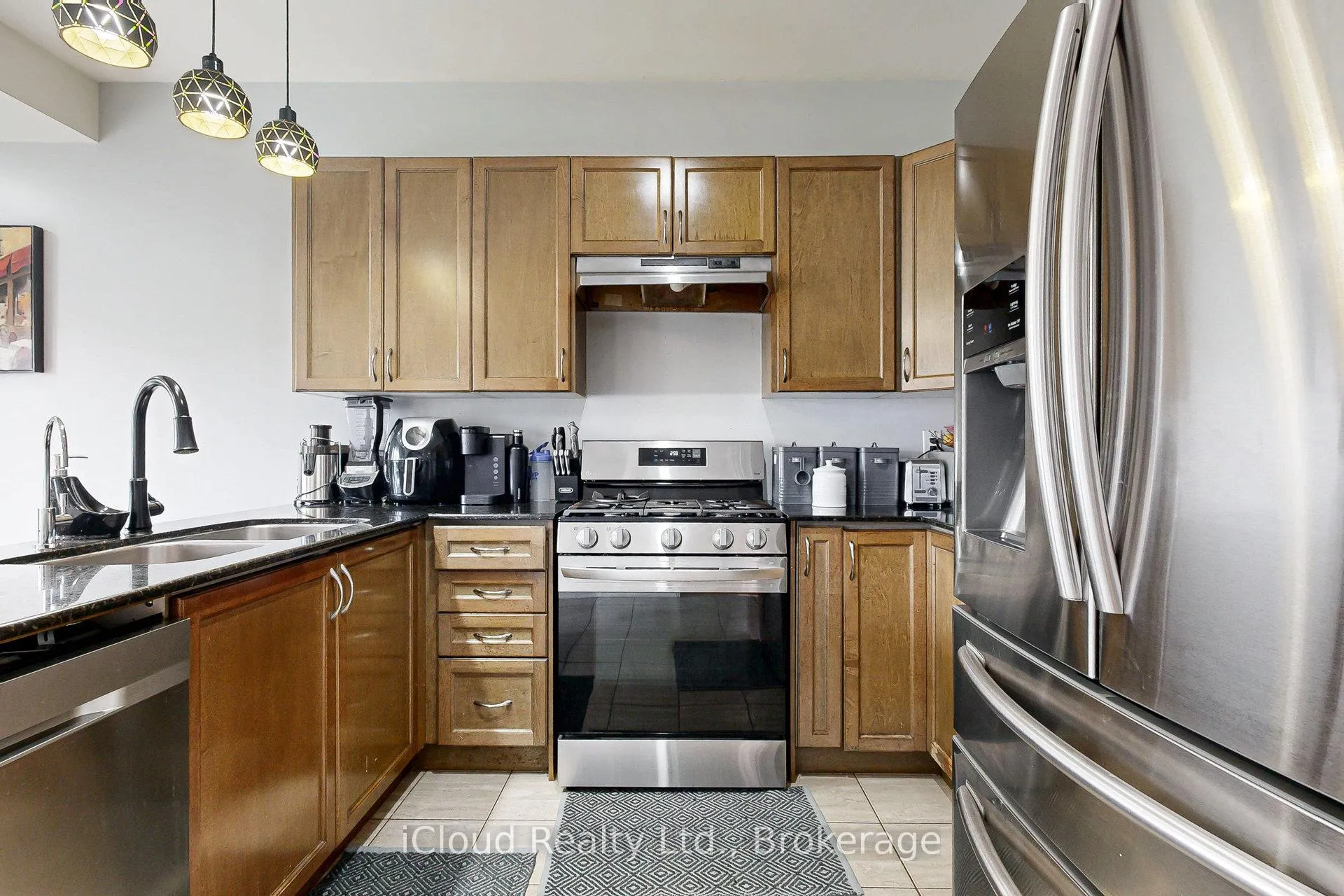 Photo 15 of 6 Mt Pleasant Avenue, Whitby, Blue Grass Meadows — HOMEH