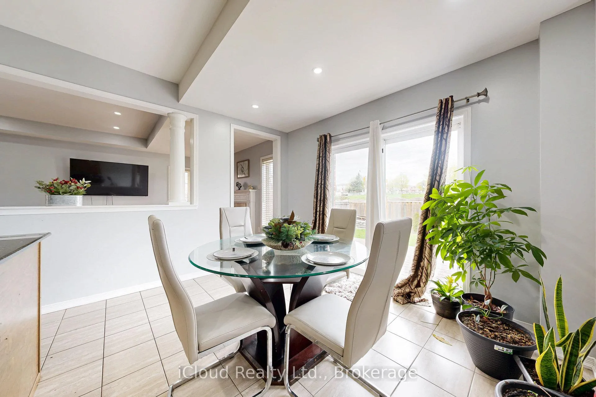 Photo 20 of 6 Mt Pleasant Avenue, Whitby, Blue Grass Meadows — HOMEH