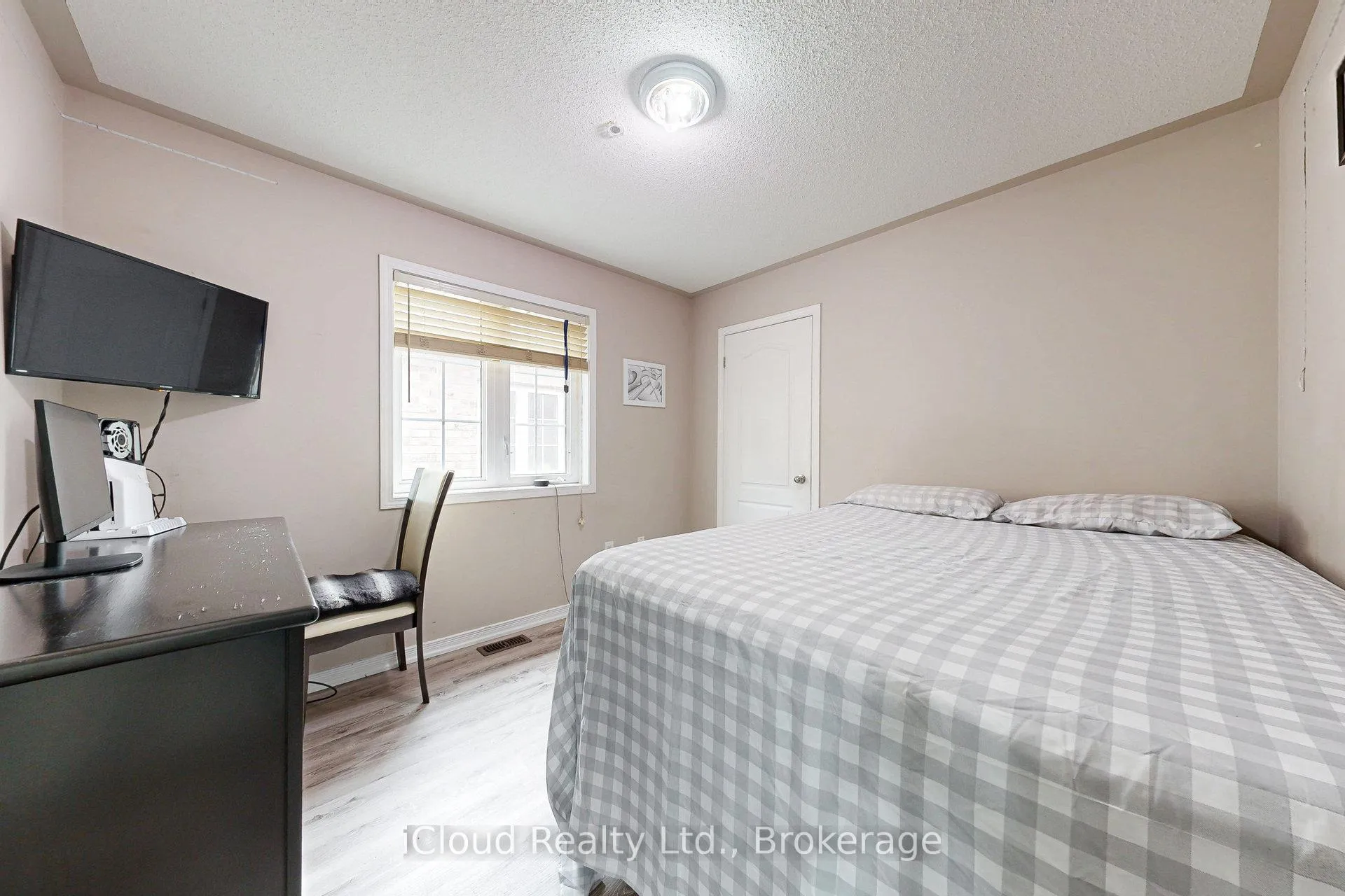 Photo 34 of 6 Mt Pleasant Avenue, Whitby, Blue Grass Meadows — HOMEH