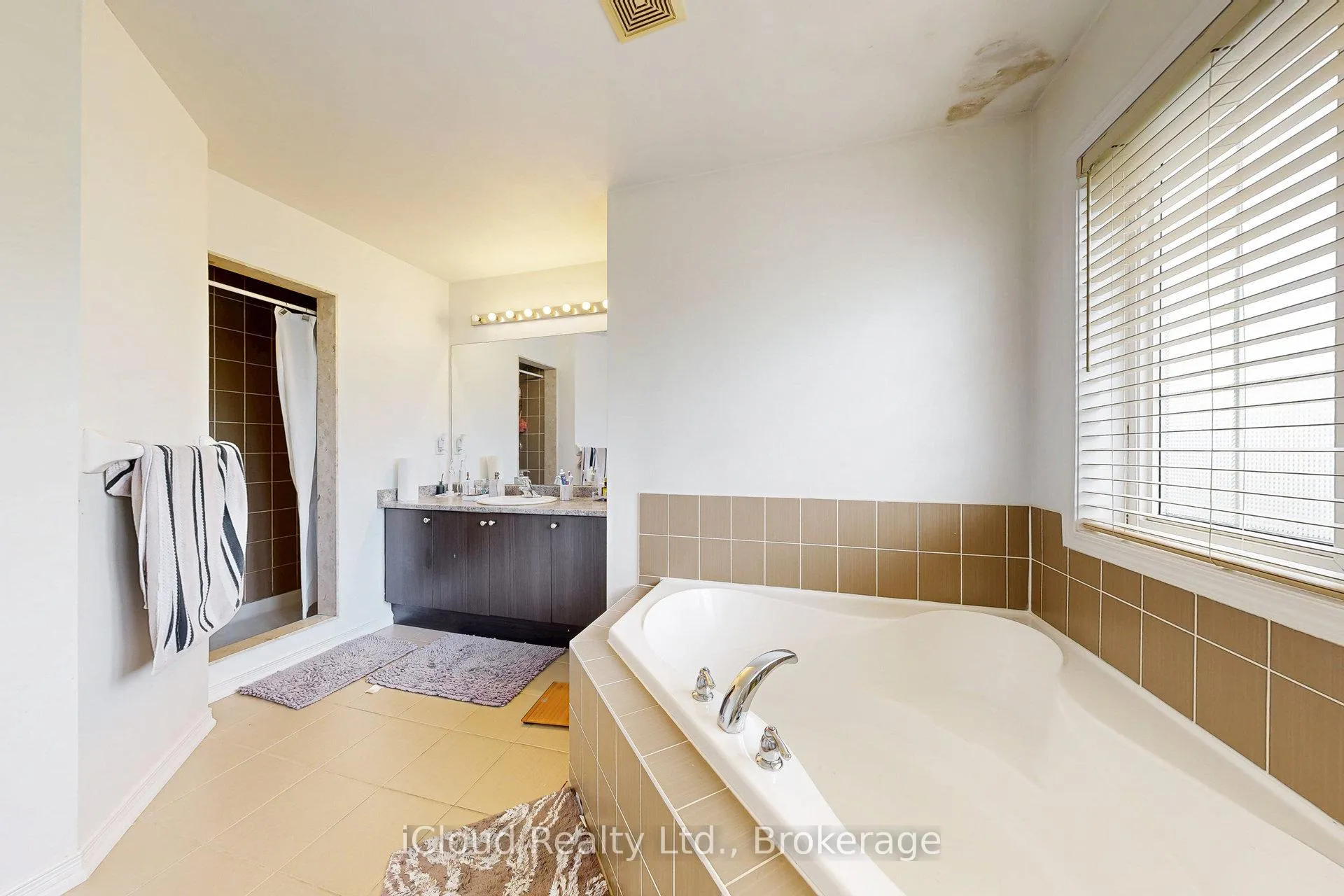 Photo 39 of 6 Mt Pleasant Avenue, Whitby, Blue Grass Meadows — HOMEH
