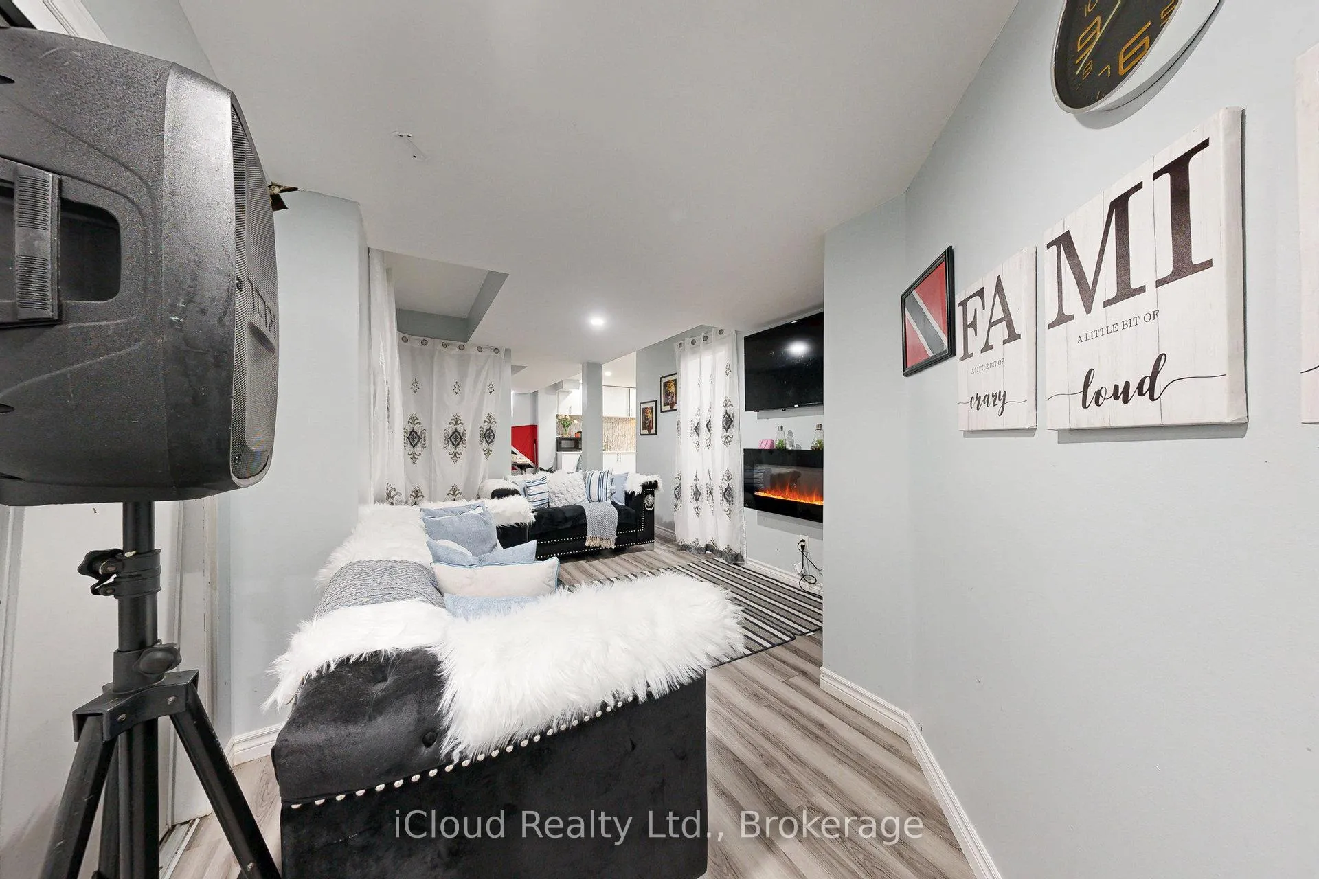Photo 41 of 6 Mt Pleasant Avenue, Whitby, Blue Grass Meadows — HOMEH