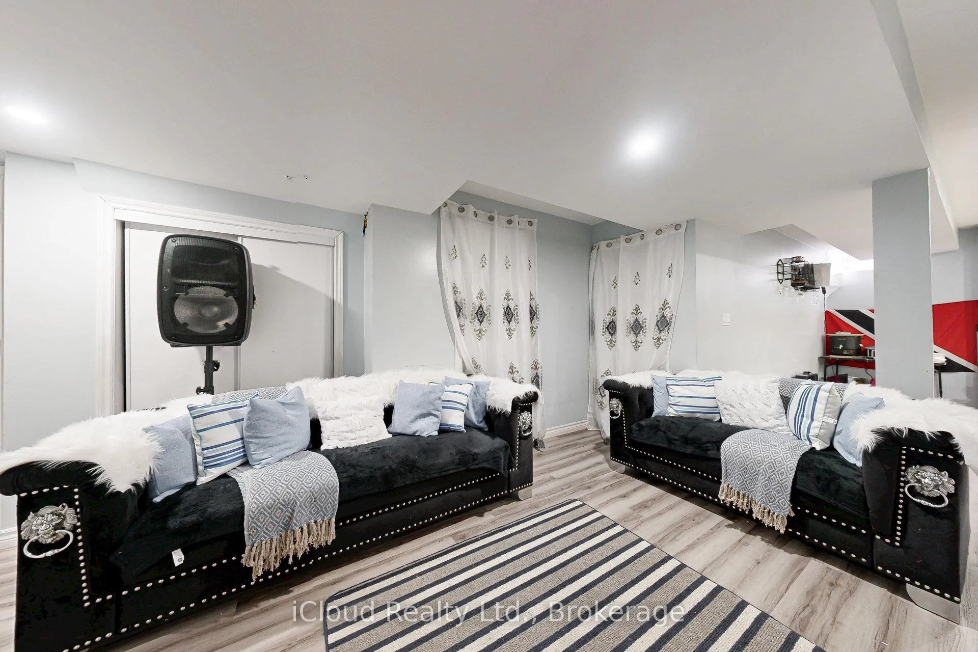 Photo 42 of 6 Mt Pleasant Avenue, Whitby, Blue Grass Meadows — HOMEH