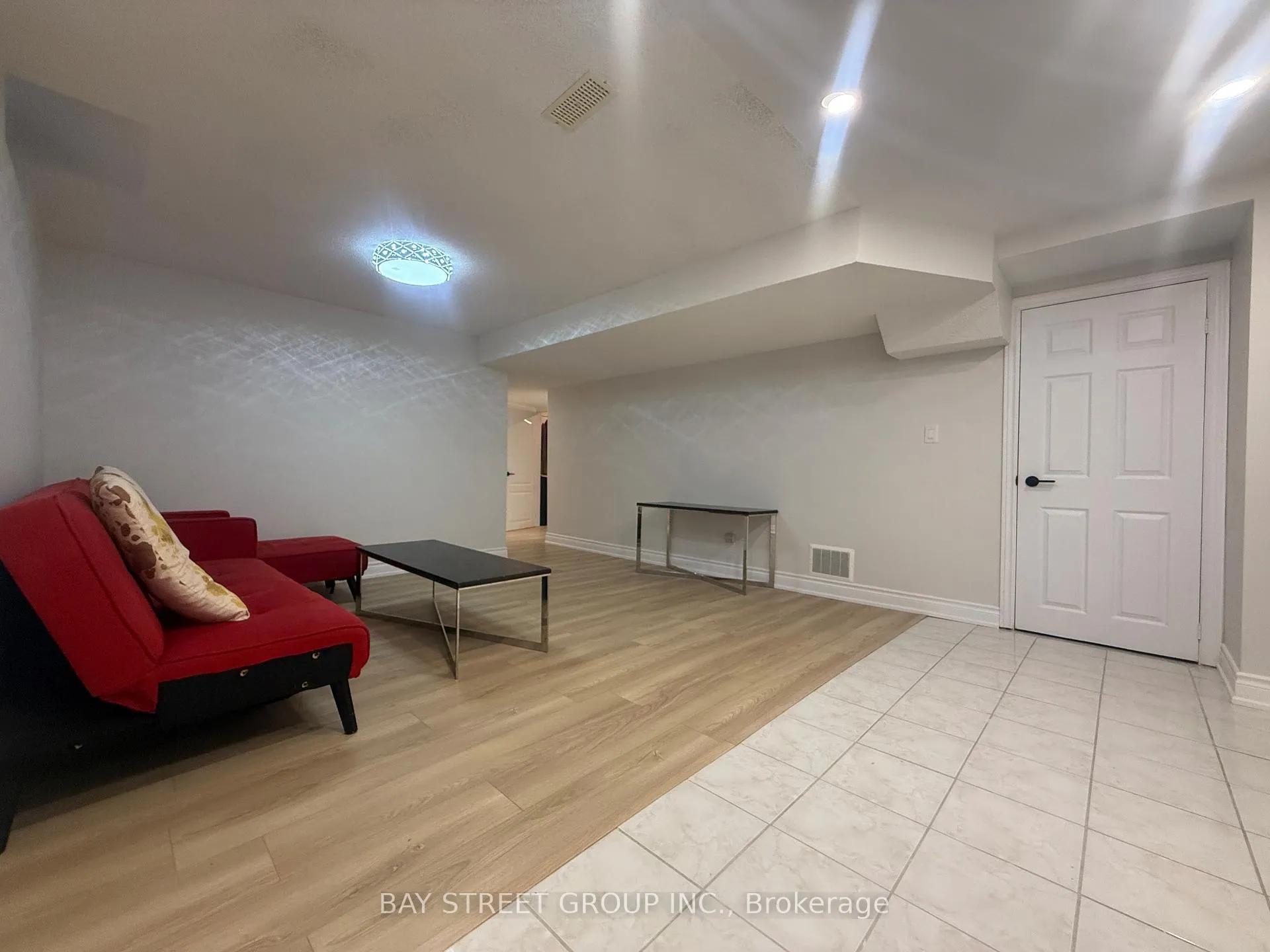 Photo 4 of 28 Lugano Crescent, Markham, Wismer — HOMEH