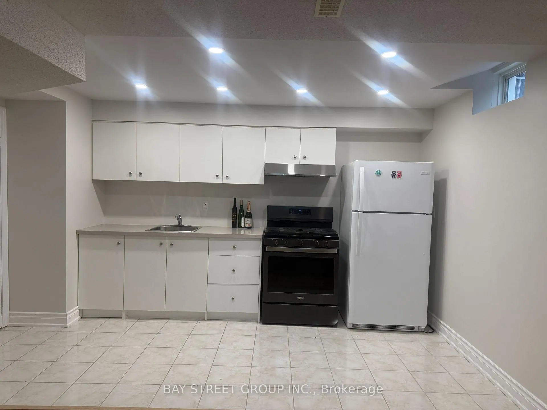 Photo 5 of 28 Lugano Crescent, Markham, Wismer — HOMEH
