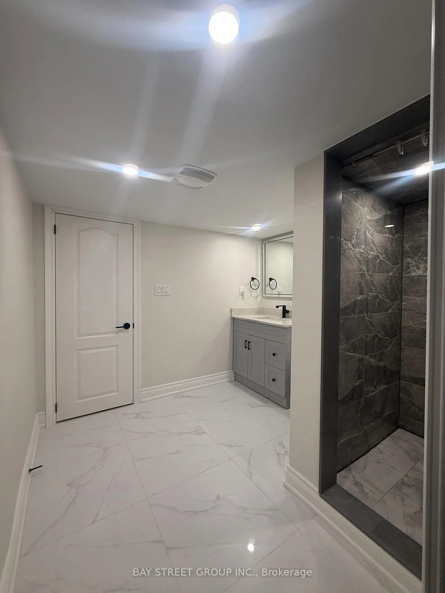 Photo 7 of 28 Lugano Crescent, Markham, Wismer — HOMEH