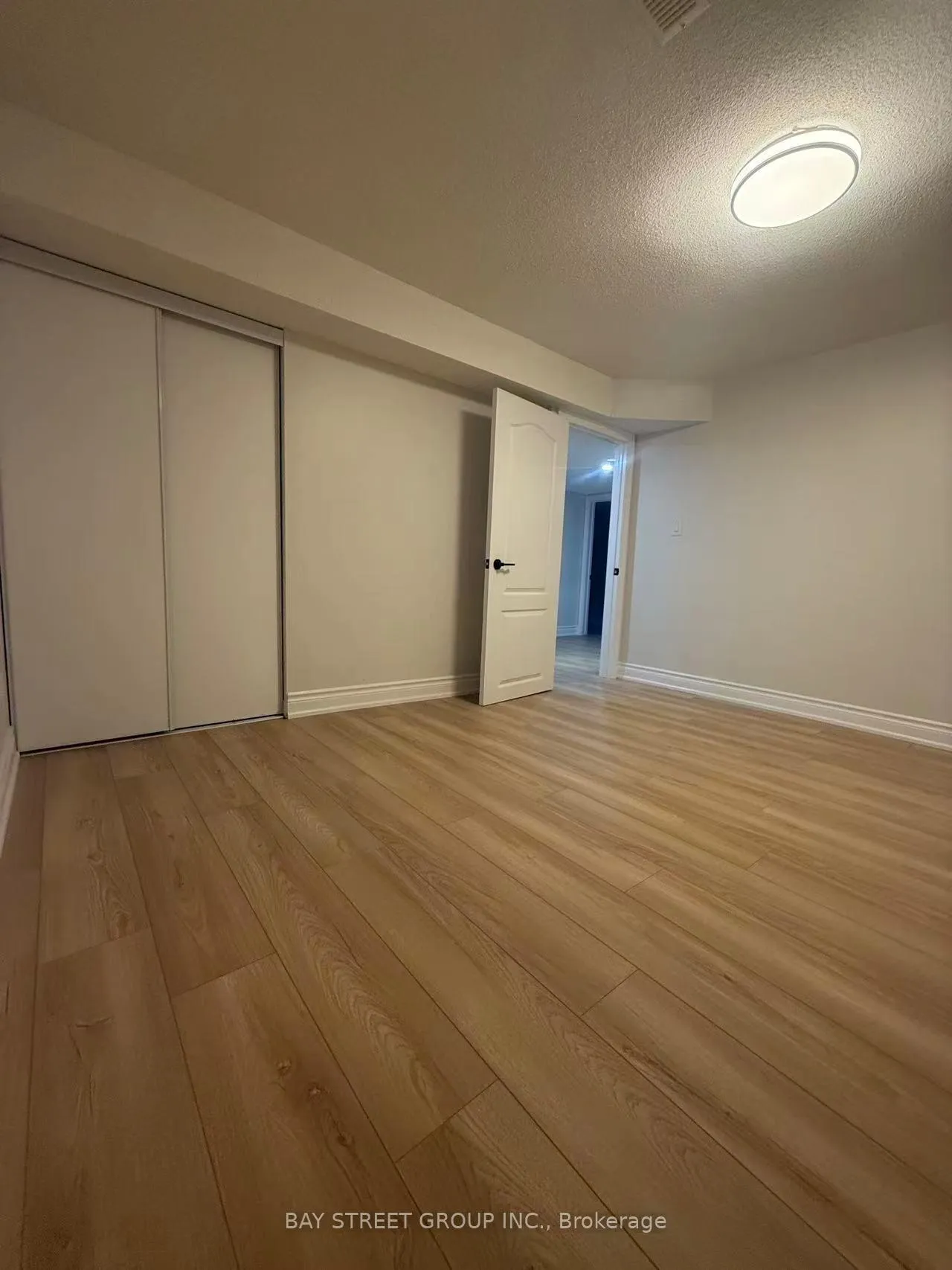 Photo 9 of 28 Lugano Crescent, Markham, Wismer — HOMEH