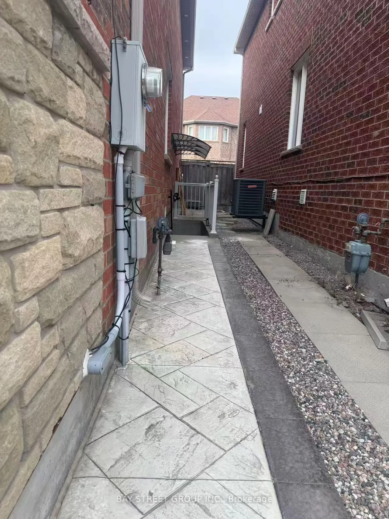Photo 13 of 28 Lugano Crescent, Markham, Wismer — HOMEH