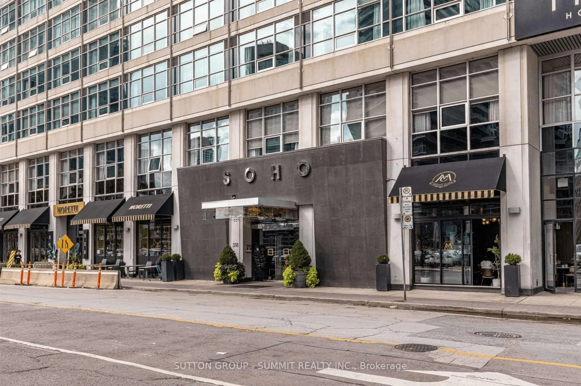 Photo 4 of Unit 1316, 36 Blue Jays Way, Toronto, Waterfront Communities — HOMEH