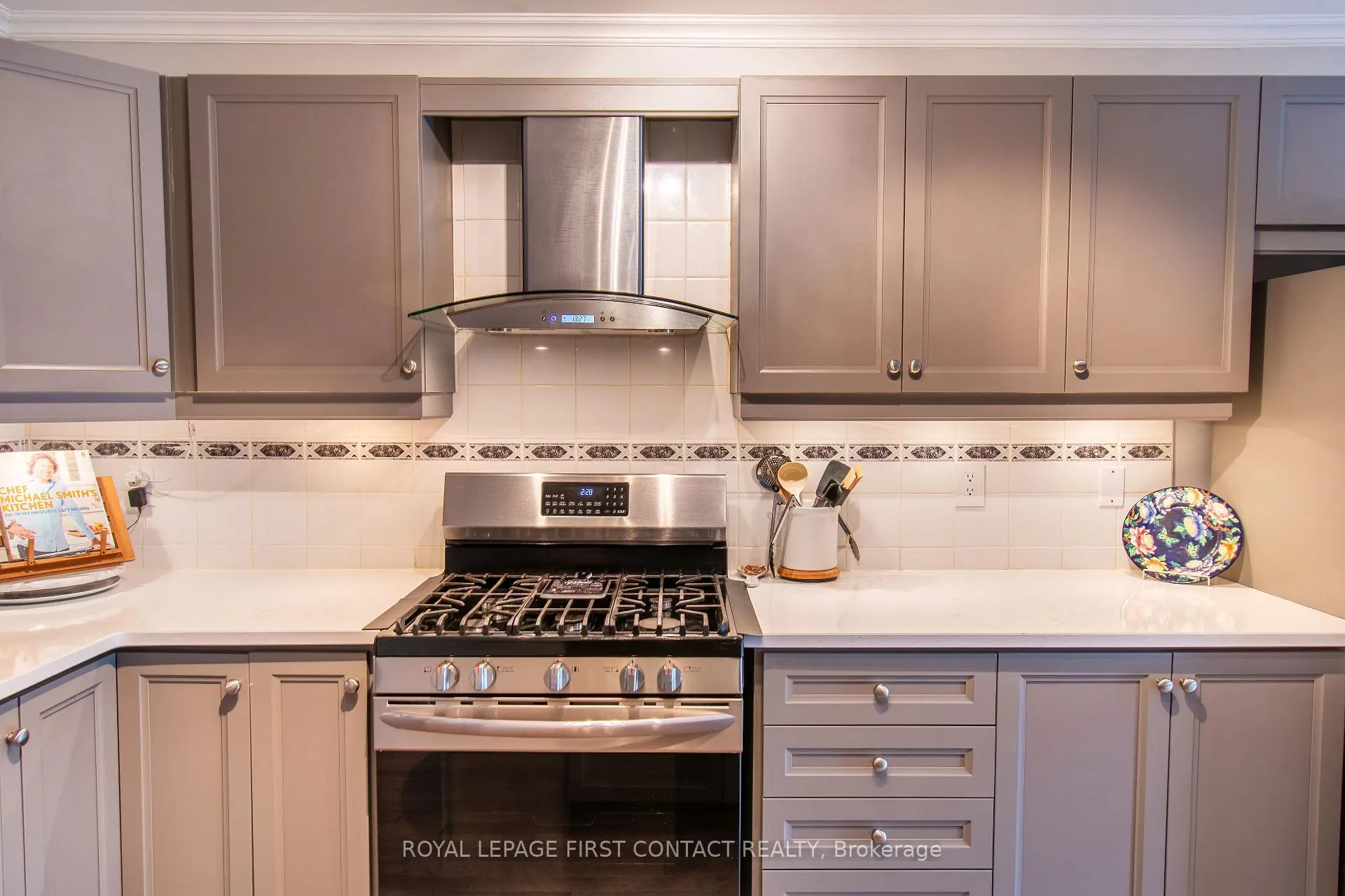 Photo 9 of 249 Esther Drive, Barrie, Painswick South — HOMEH