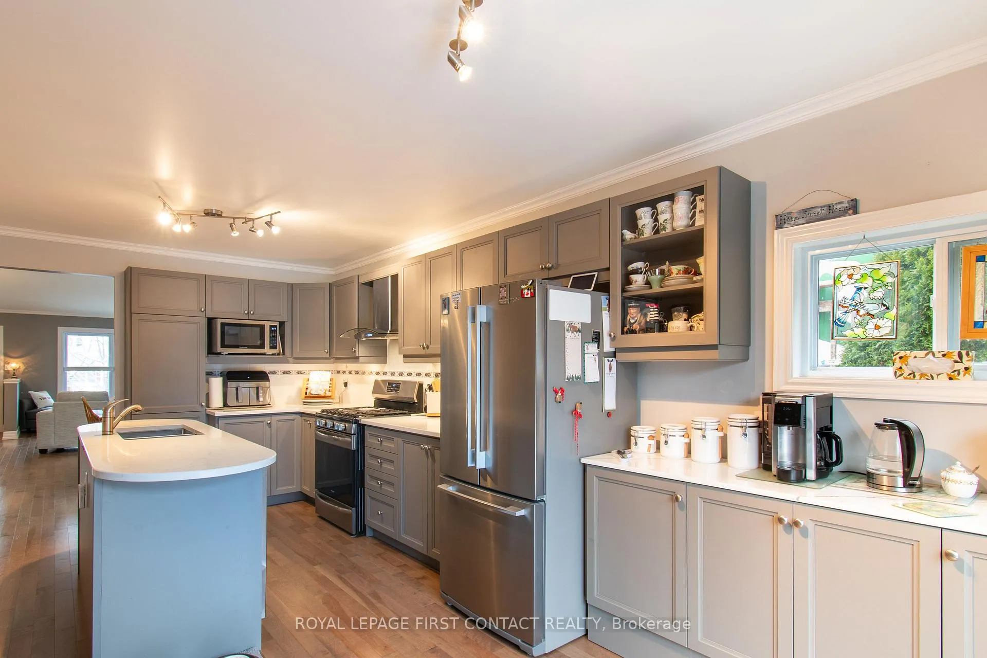 Photo 11 of 249 Esther Drive, Barrie, Painswick South — HOMEH