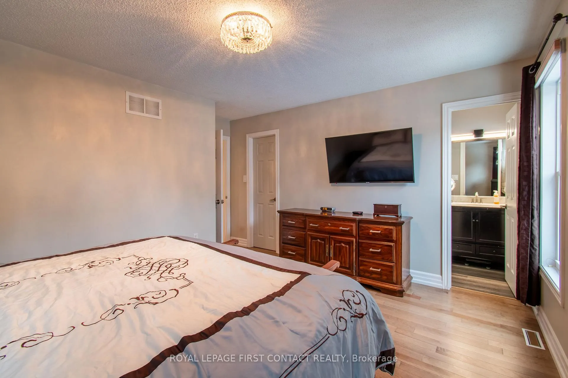 Photo 17 of 249 Esther Drive, Barrie, Painswick South — HOMEH