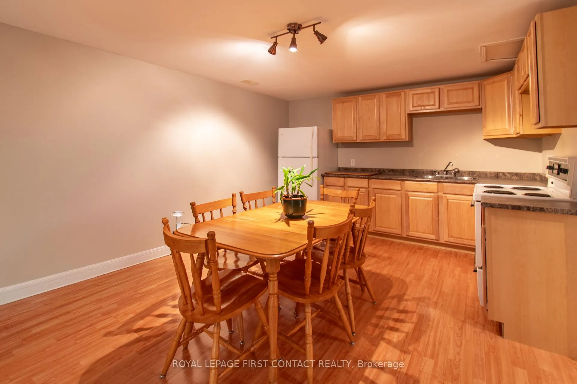 Photo 21 of 249 Esther Drive, Barrie, Painswick South — HOMEH