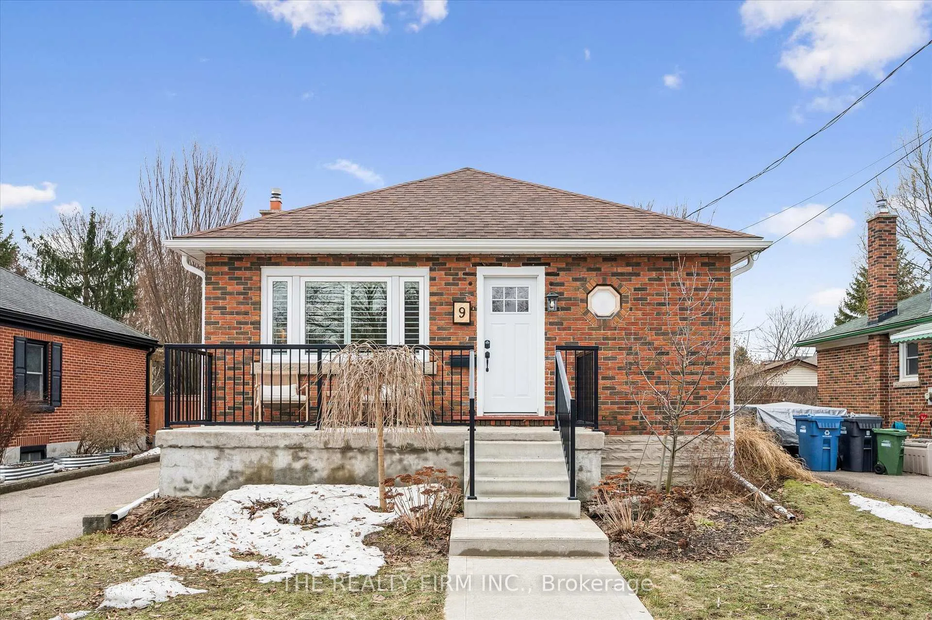Photo 1 of 9 Dodds Avenue E, Guelph, St. Patrick's Ward — HOMEH