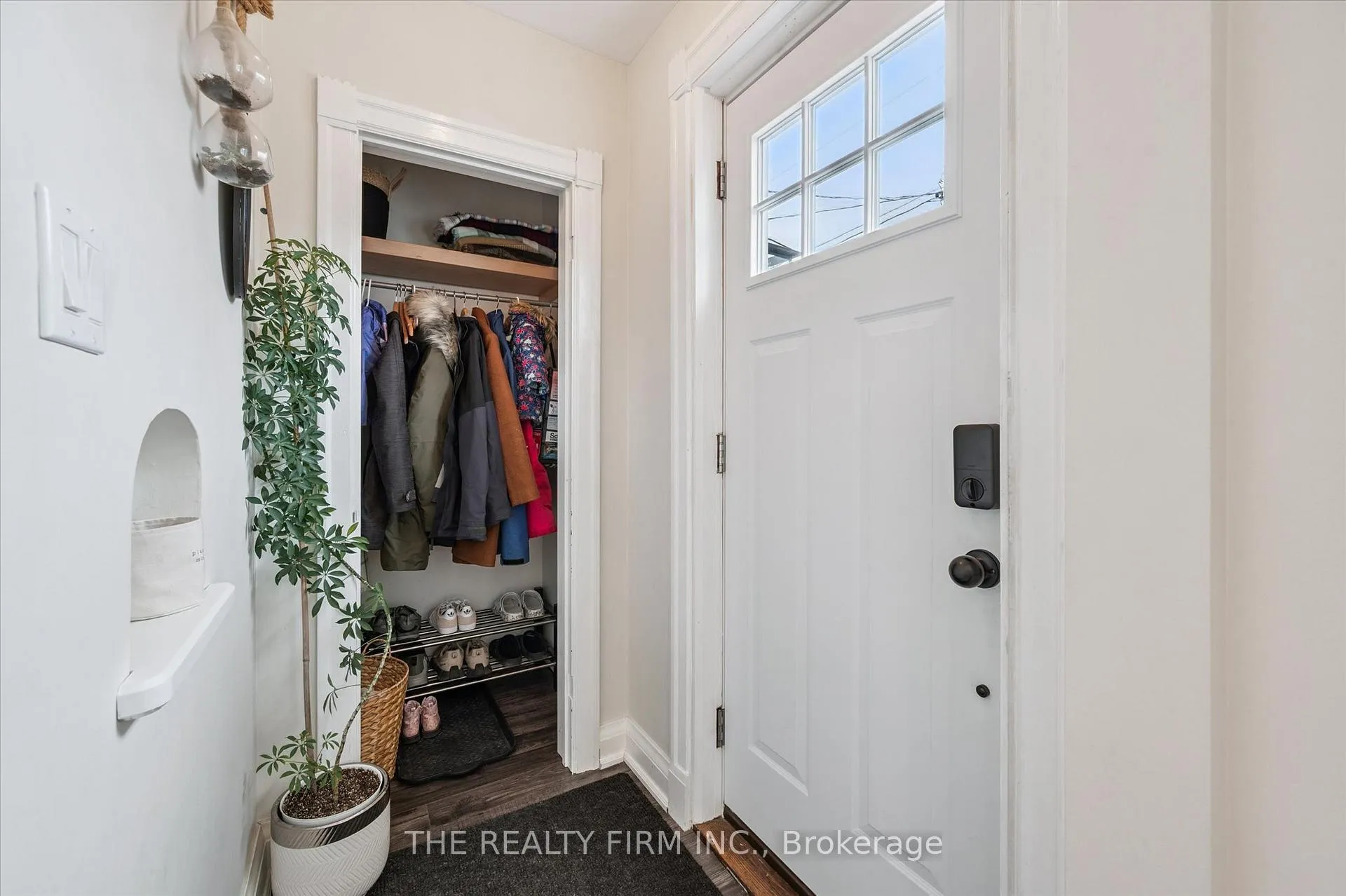 Photo 8 of 9 Dodds Avenue E, Guelph, St. Patrick's Ward — HOMEH