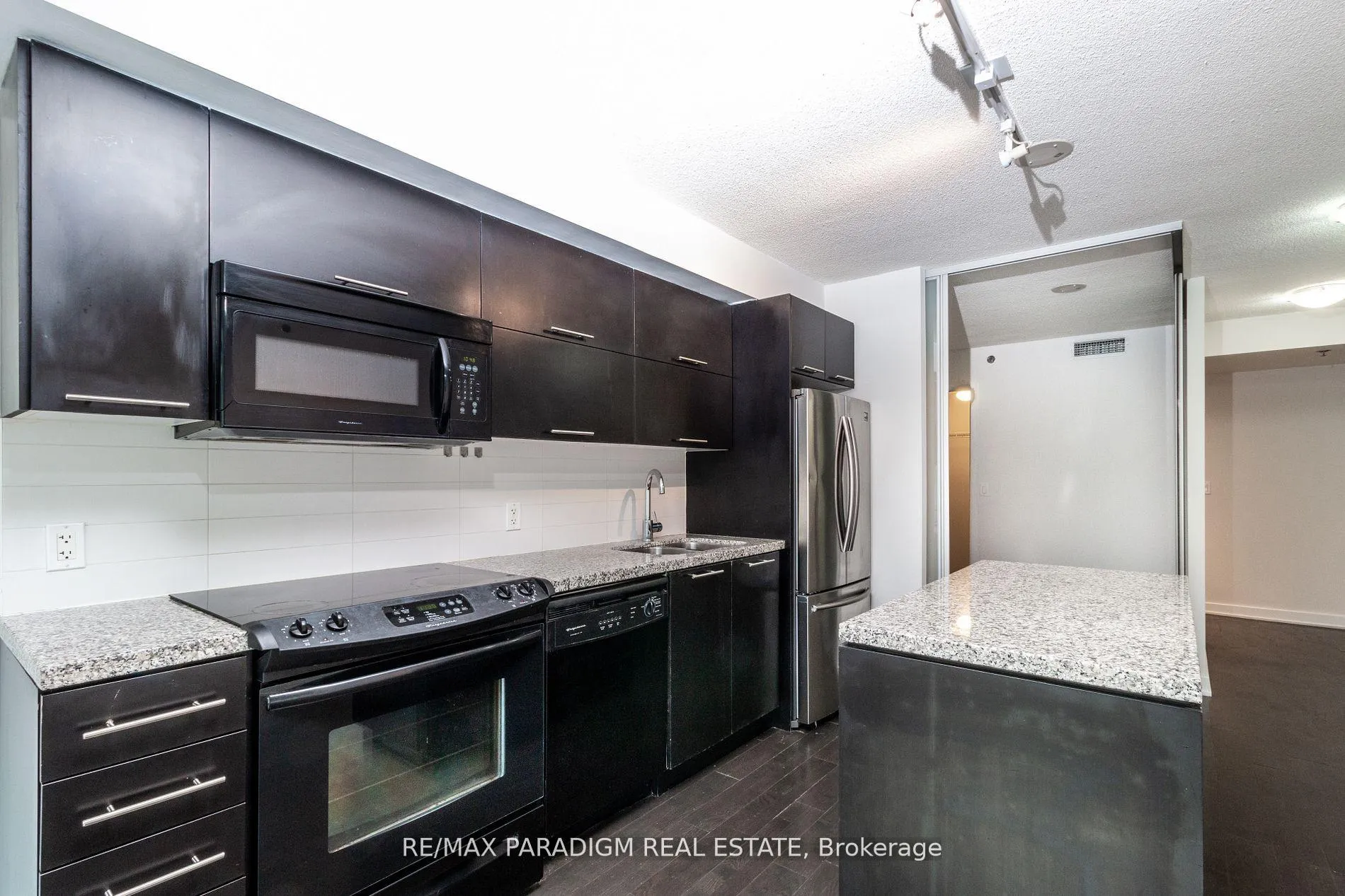 Photo 4 of Unit 316, 21 Nelson Street, Toronto, University — HOMEH