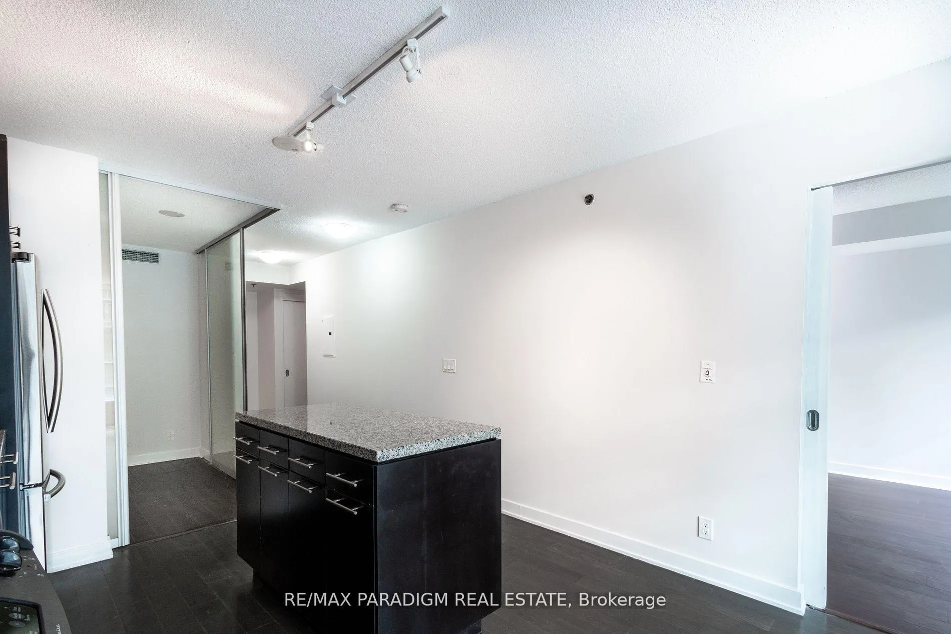 Photo 6 of Unit 316, 21 Nelson Street, Toronto, University — HOMEH