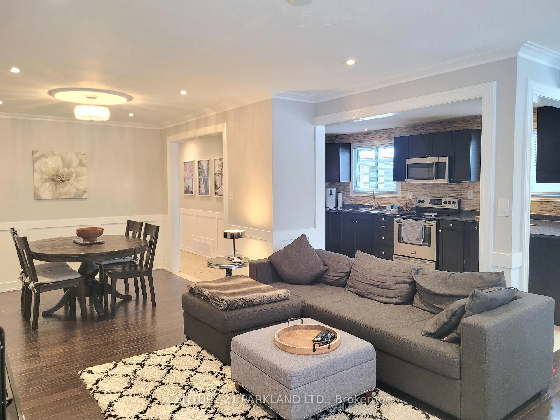 Photo 2 of 52 Franel Crescent, North York, Humber Summit — HOMEH