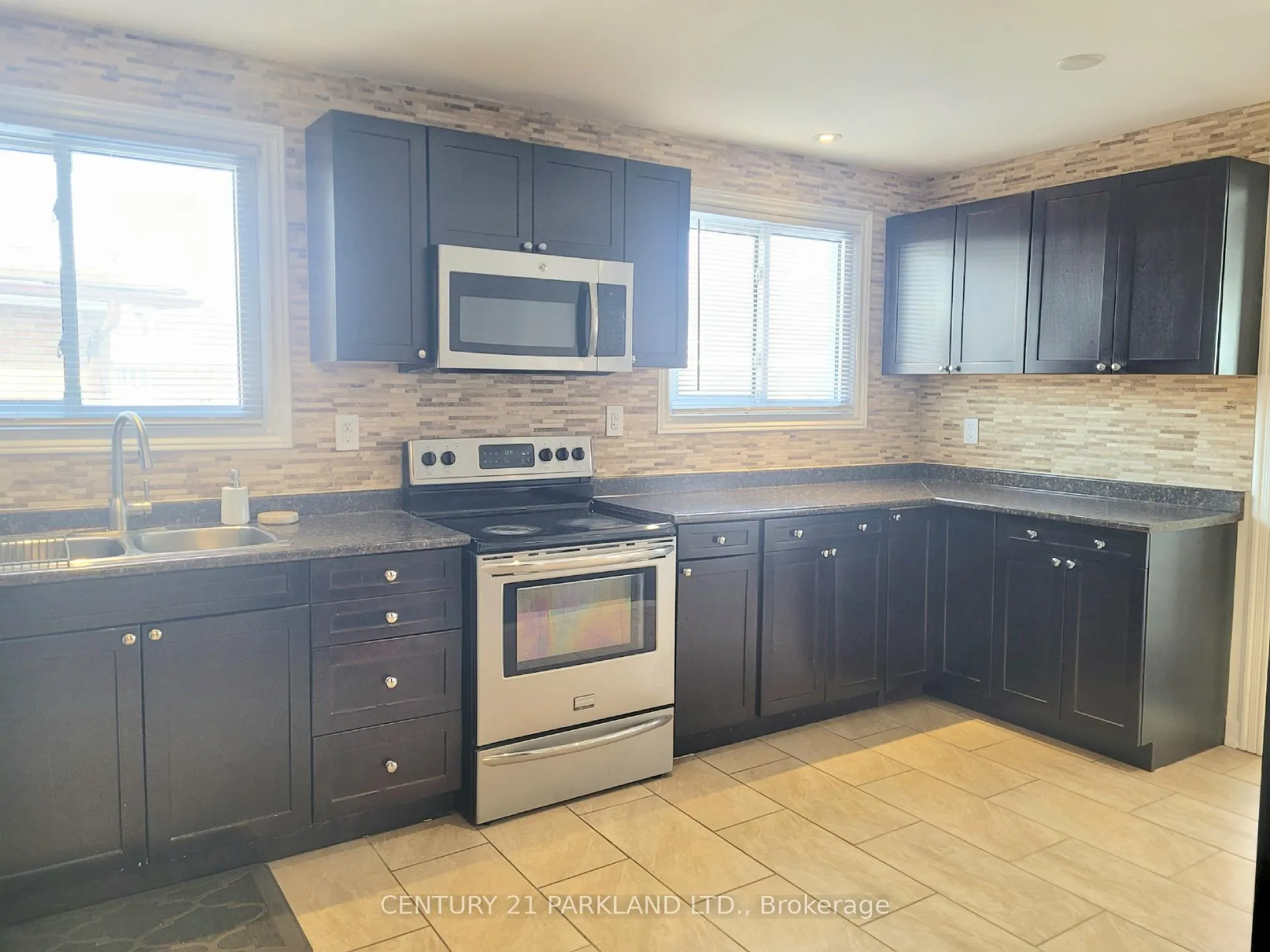 Photo 11 of 52 Franel Crescent, North York, Humber Summit — HOMEH