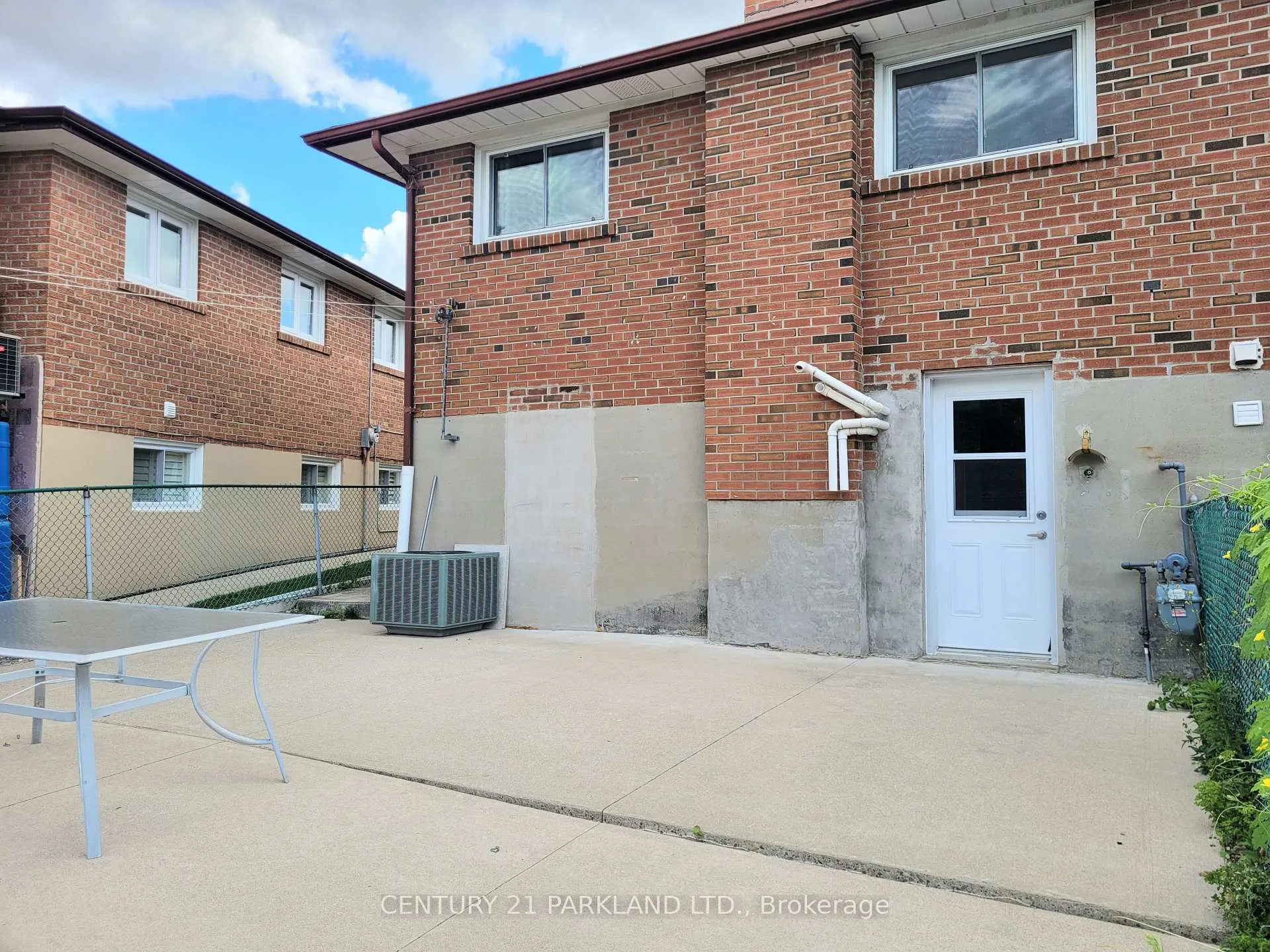 Photo 27 of 52 Franel Crescent, North York, Humber Summit — HOMEH