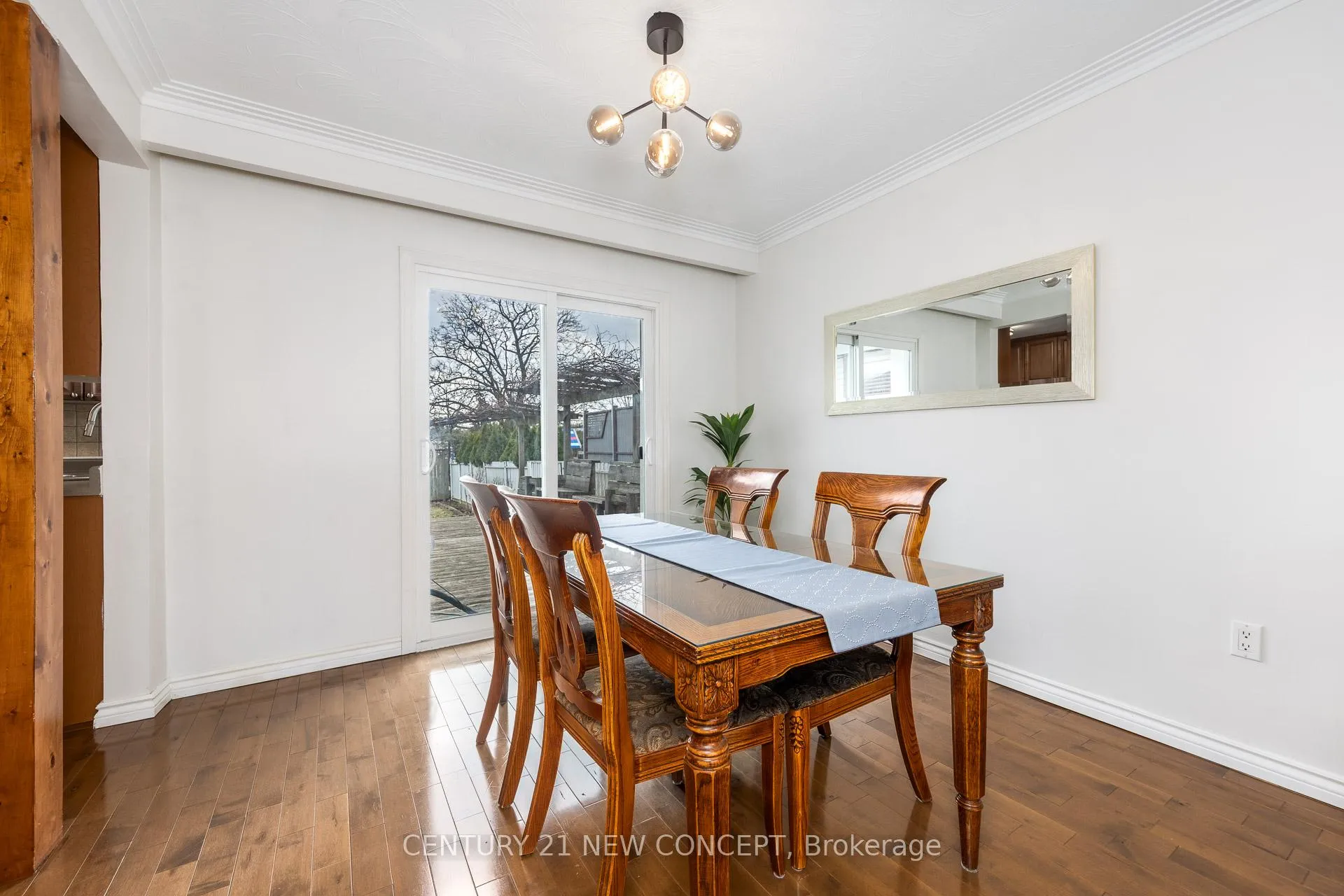 Photo 13 of 24 Woodpark Road, Etobicoke, Willowridge-Martingrove-Richview — HOMEH
