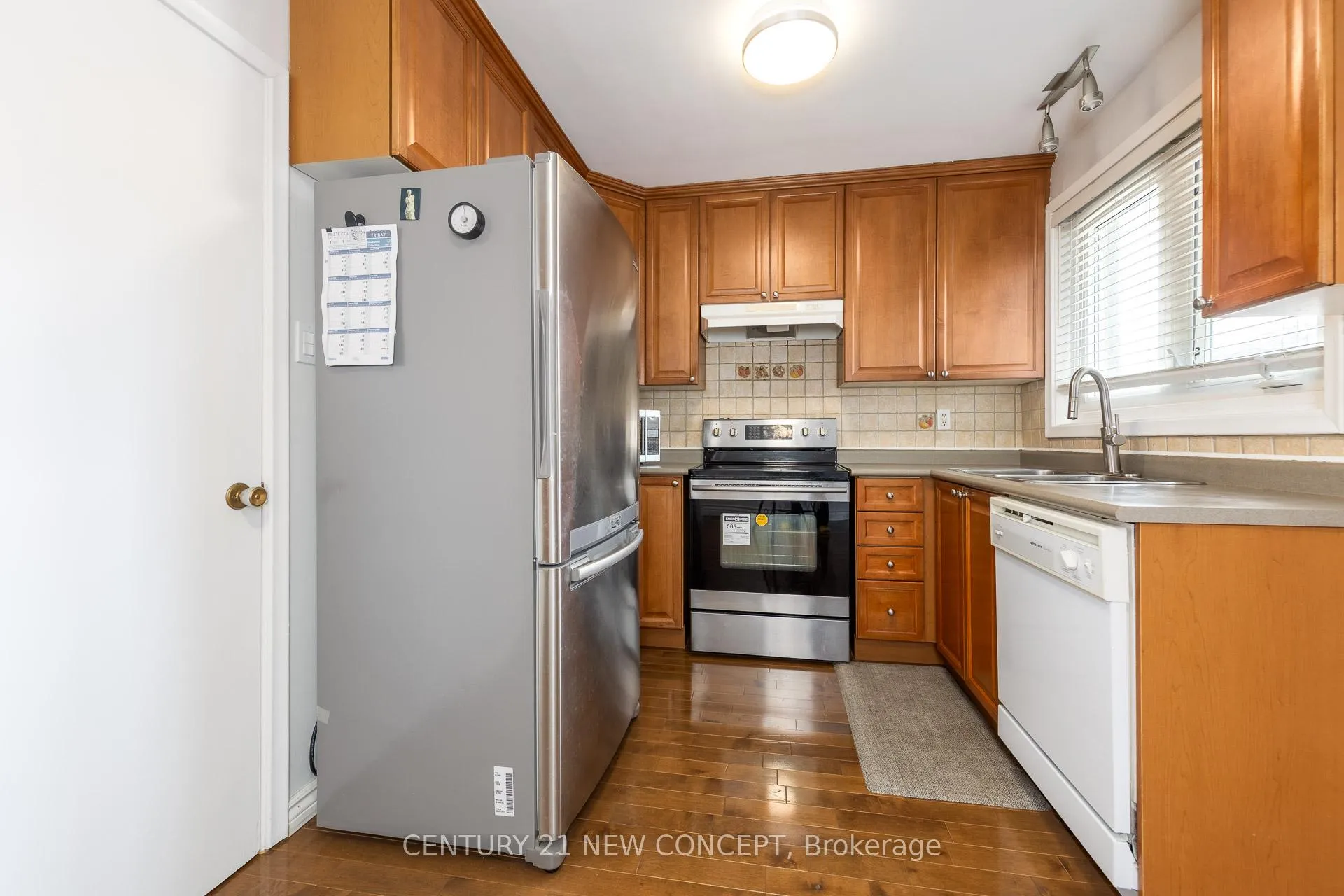 Photo 15 of 24 Woodpark Road, Etobicoke, Willowridge-Martingrove-Richview — HOMEH