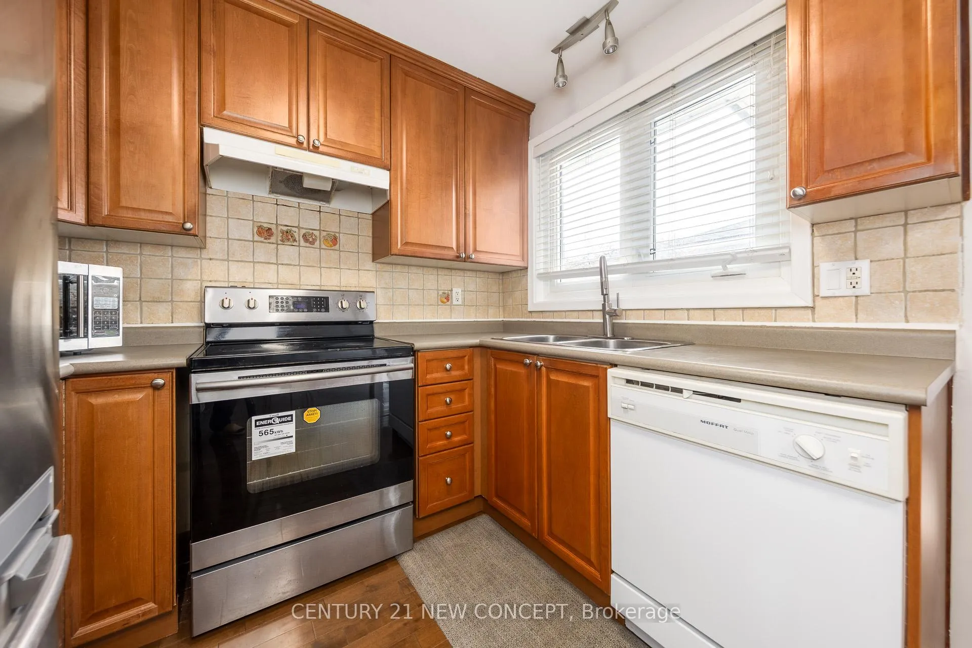 Photo 17 of 24 Woodpark Road, Etobicoke, Willowridge-Martingrove-Richview — HOMEH