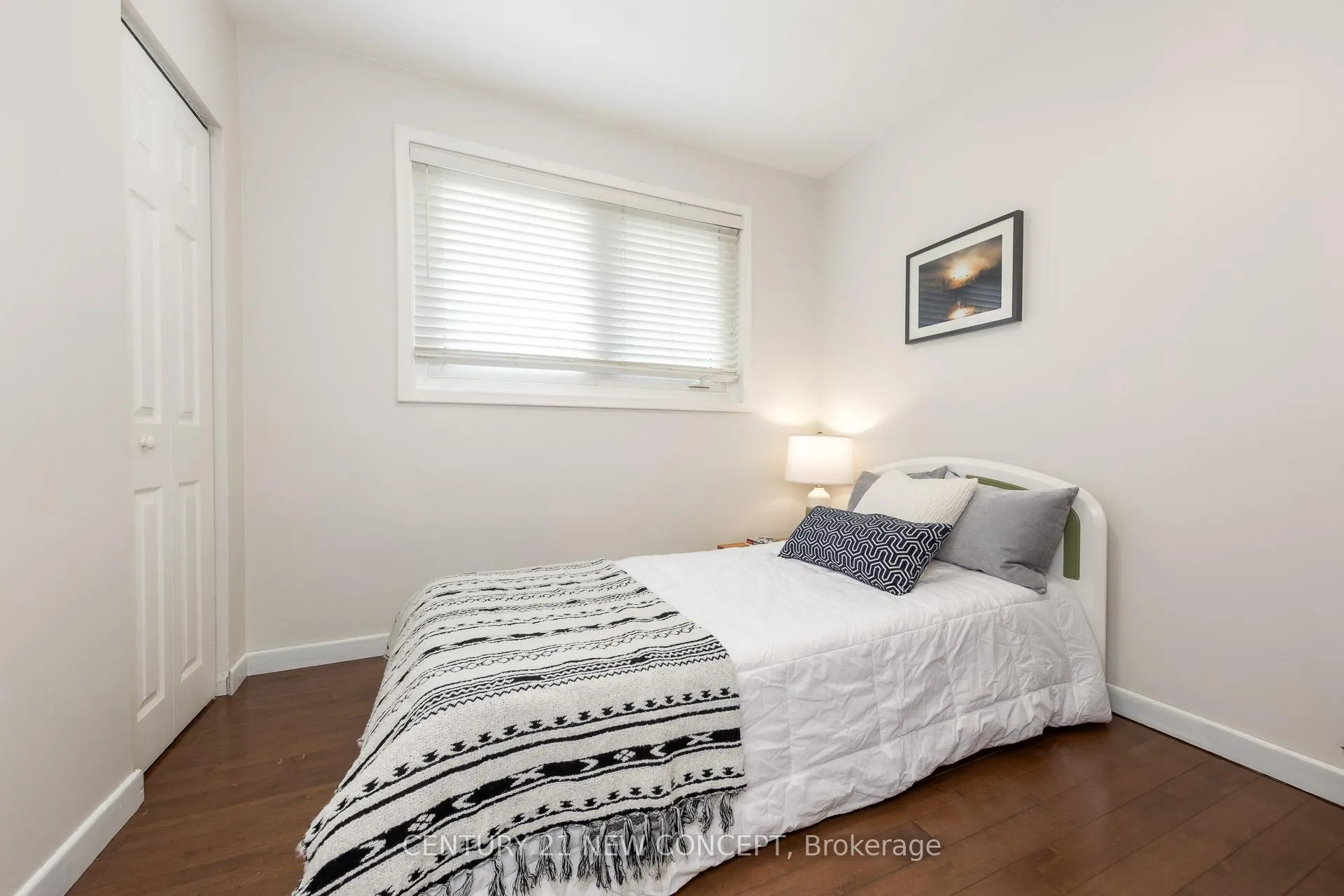 Photo 20 of 24 Woodpark Road, Etobicoke, Willowridge-Martingrove-Richview — HOMEH