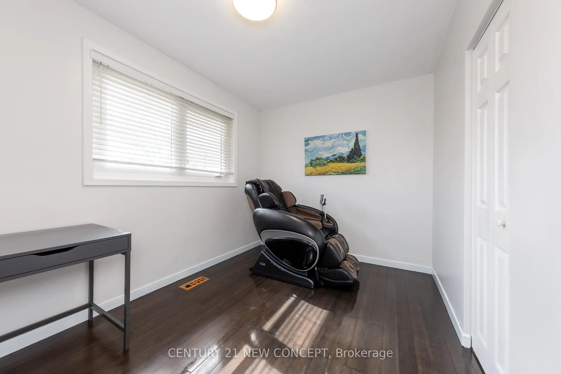 Photo 23 of 24 Woodpark Road, Etobicoke, Willowridge-Martingrove-Richview — HOMEH