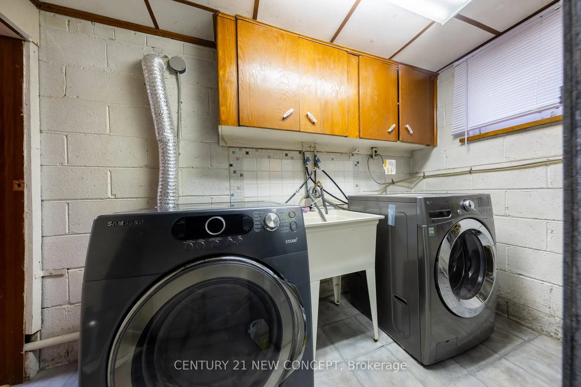 Photo 37 of 24 Woodpark Road, Etobicoke, Willowridge-Martingrove-Richview — HOMEH