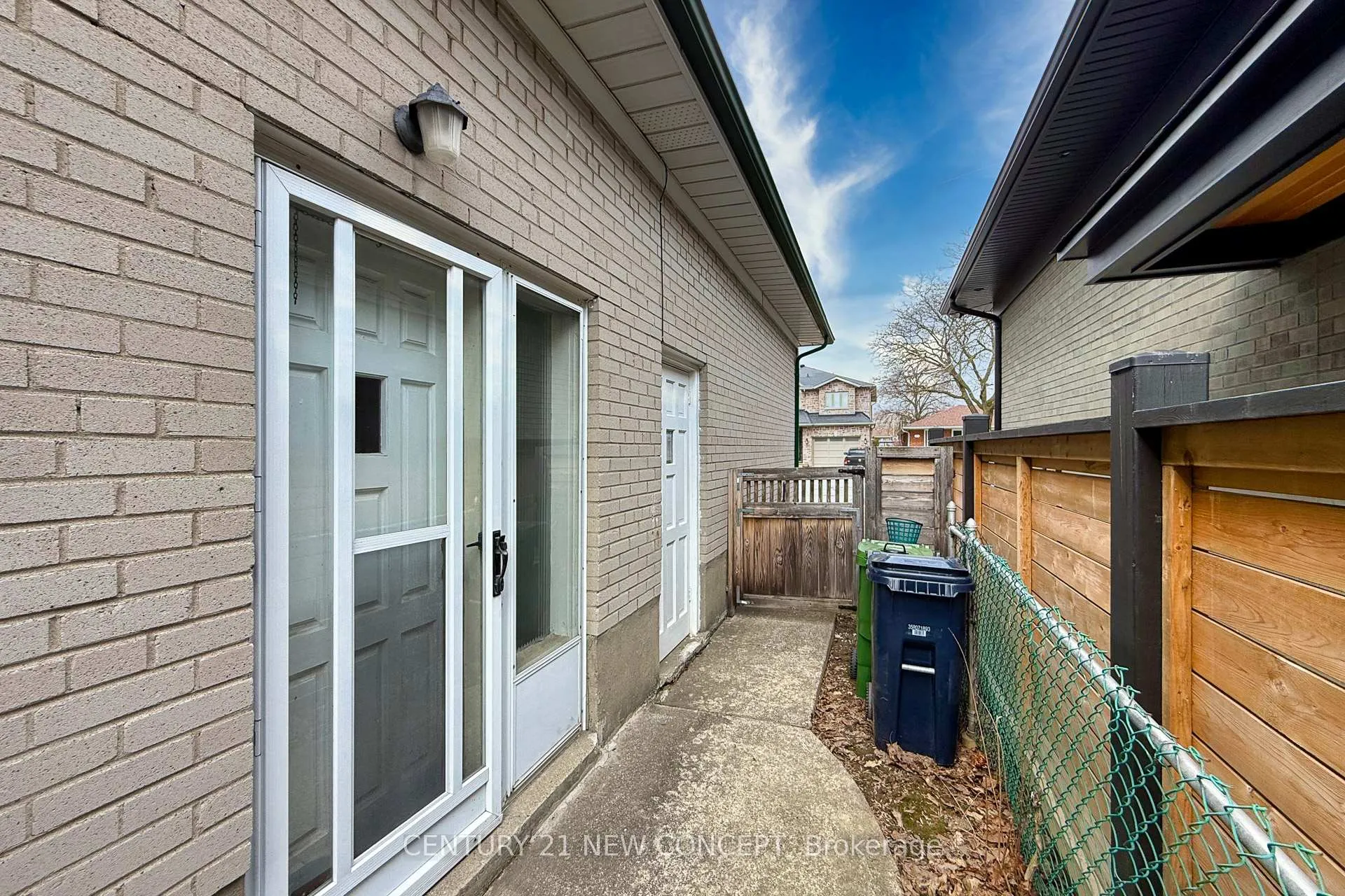 Photo 47 of 24 Woodpark Road, Etobicoke, Willowridge-Martingrove-Richview — HOMEH