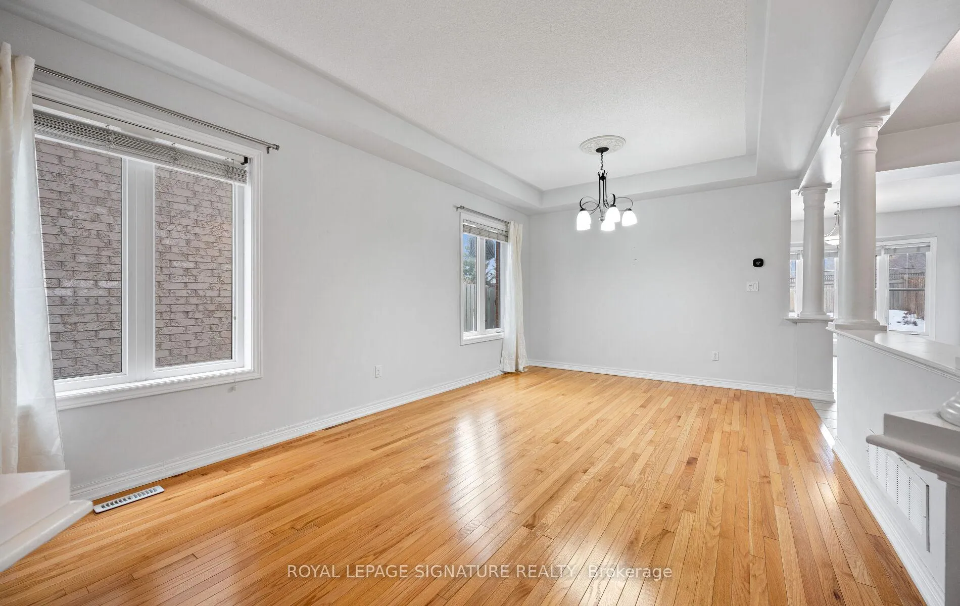 Photo 8 of 36 Stephanie Avenue, Brampton, Bram West — HOMEH