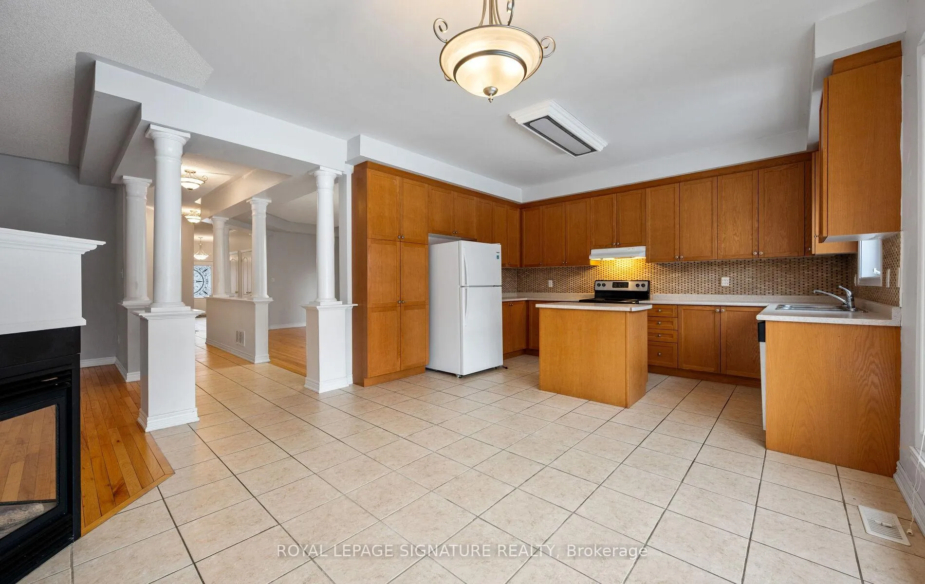 Photo 17 of 36 Stephanie Avenue, Brampton, Bram West — HOMEH