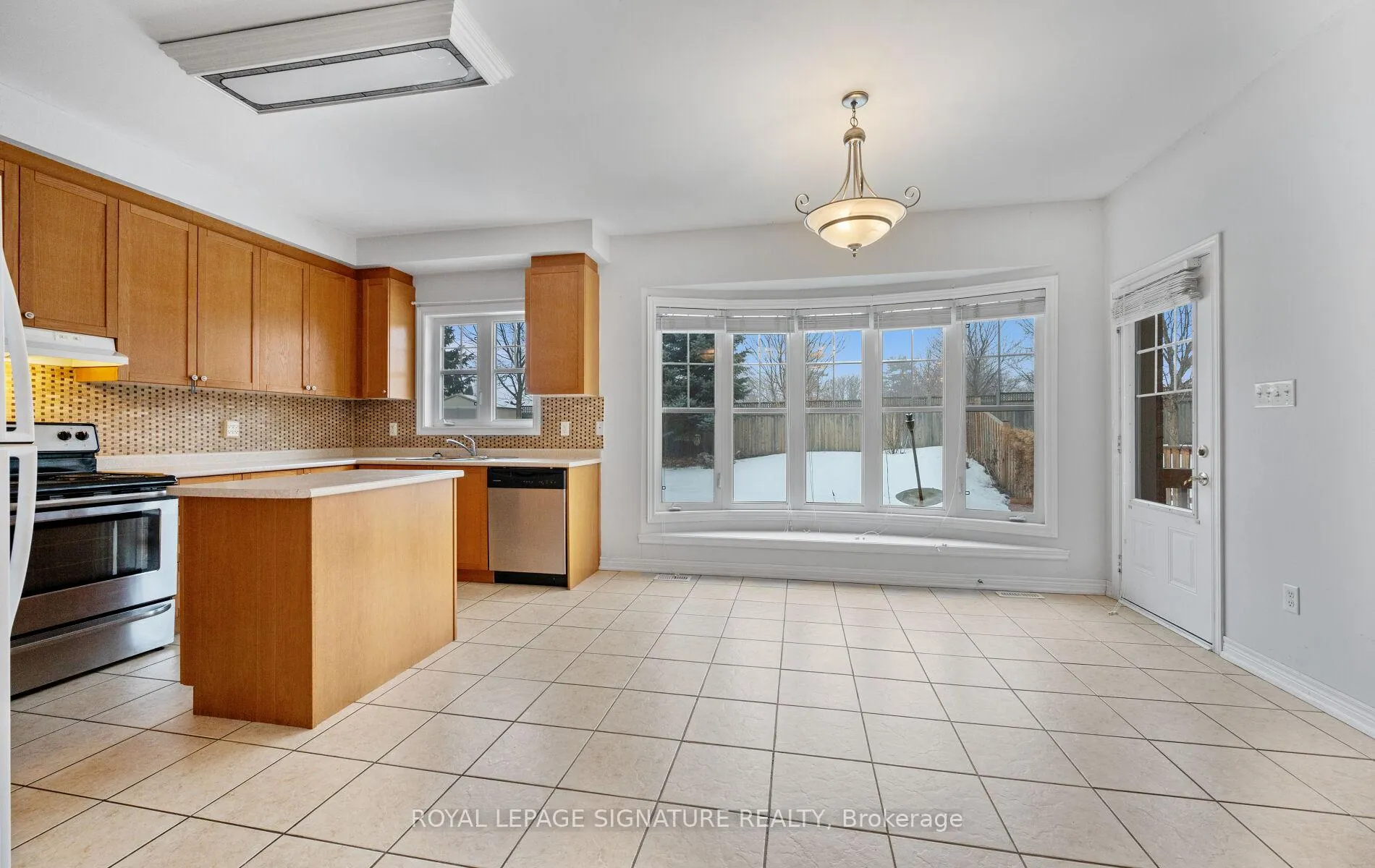 Photo 18 of 36 Stephanie Avenue, Brampton, Bram West — HOMEH