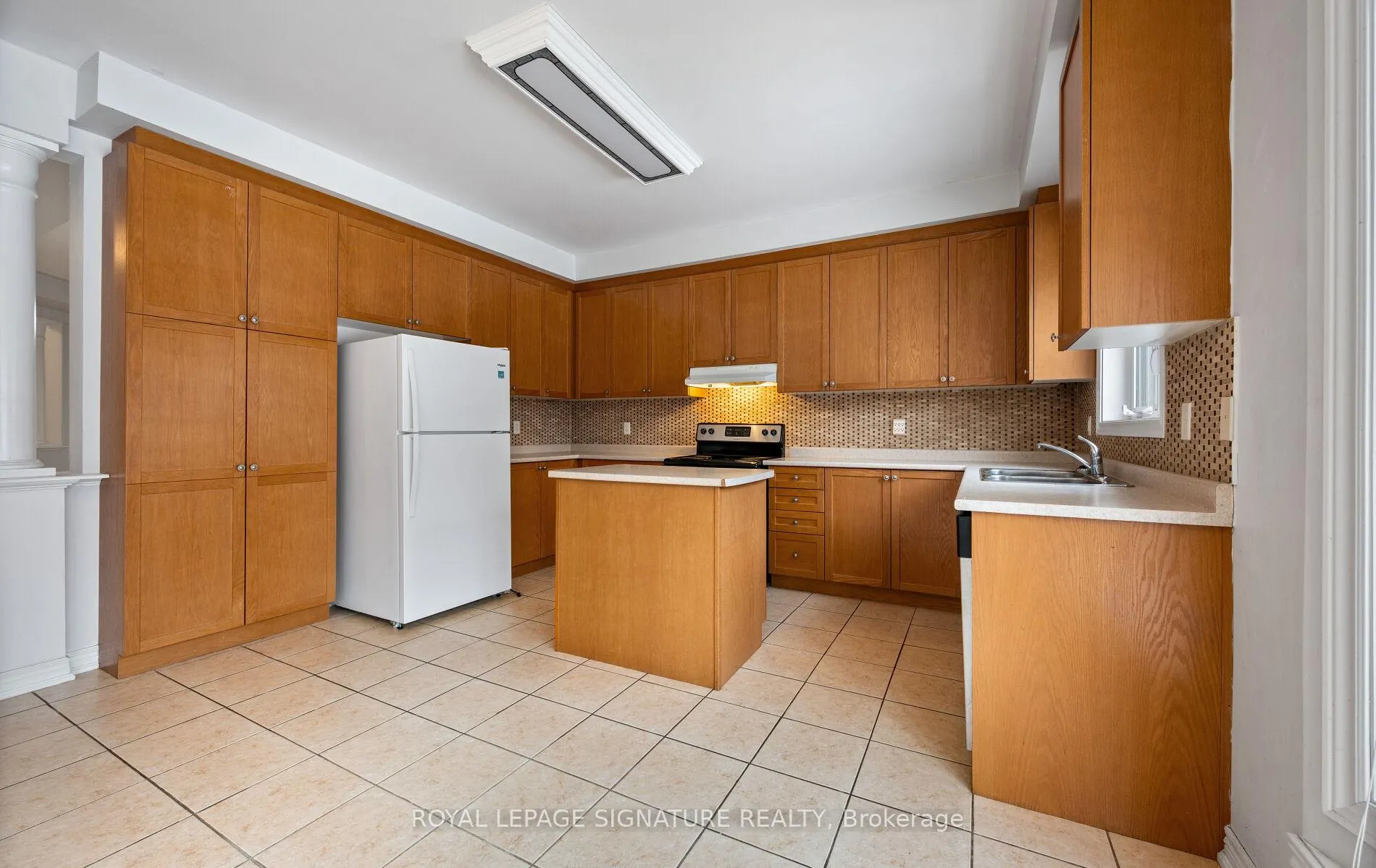 Photo 20 of 36 Stephanie Avenue, Brampton, Bram West — HOMEH