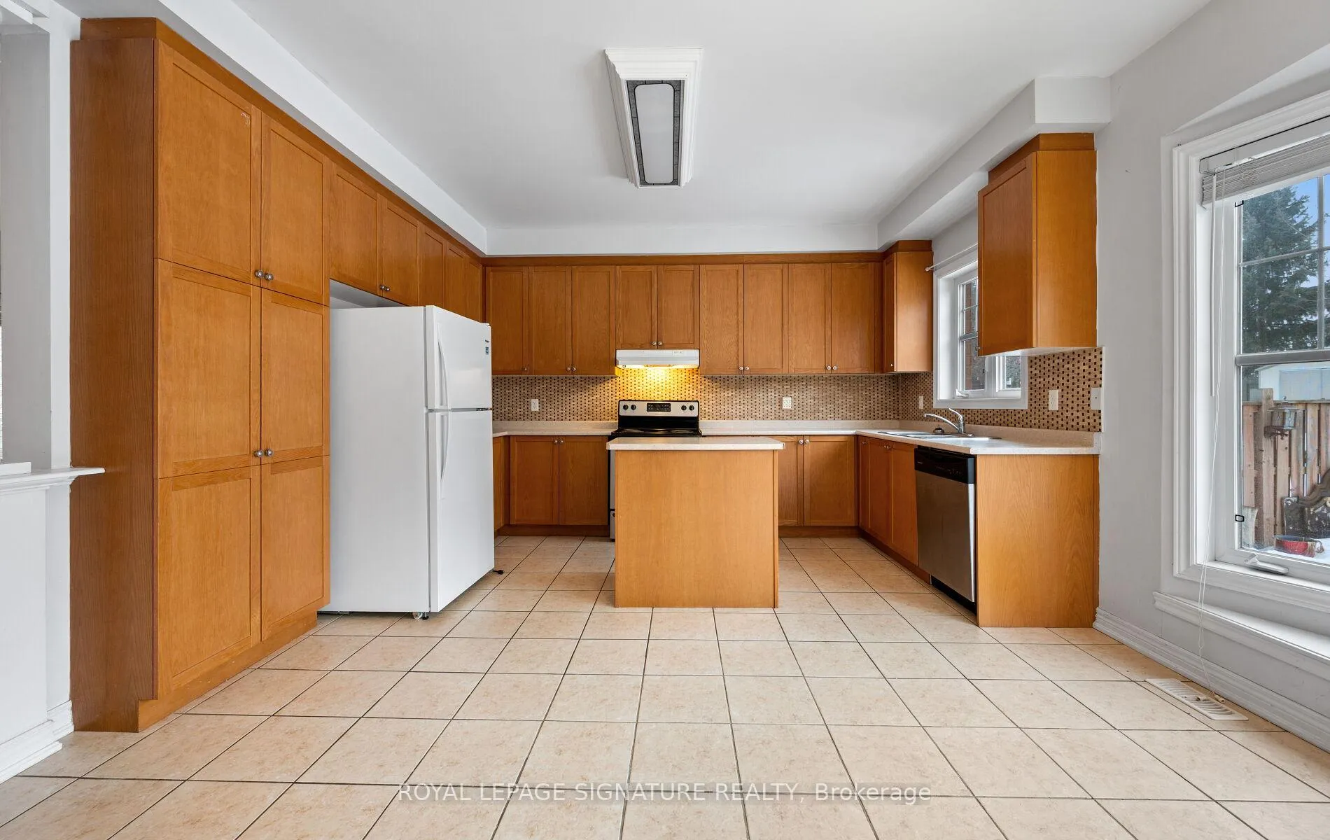 Photo 21 of 36 Stephanie Avenue, Brampton, Bram West — HOMEH