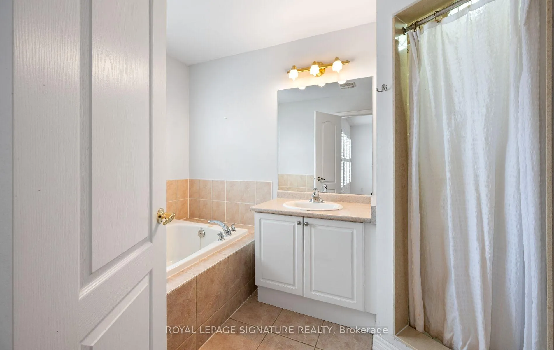 Photo 33 of 36 Stephanie Avenue, Brampton, Bram West — HOMEH