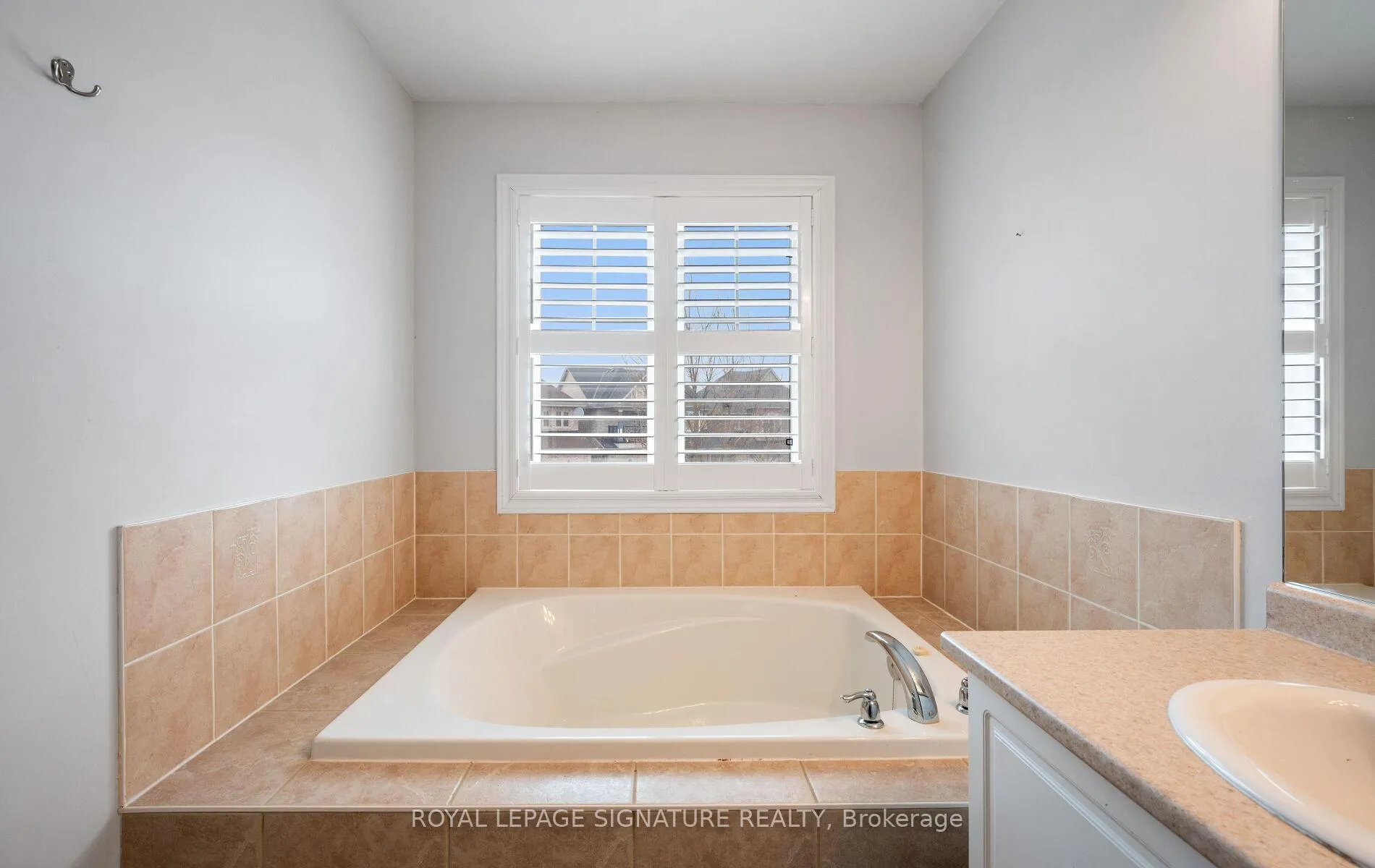 Photo 35 of 36 Stephanie Avenue, Brampton, Bram West — HOMEH