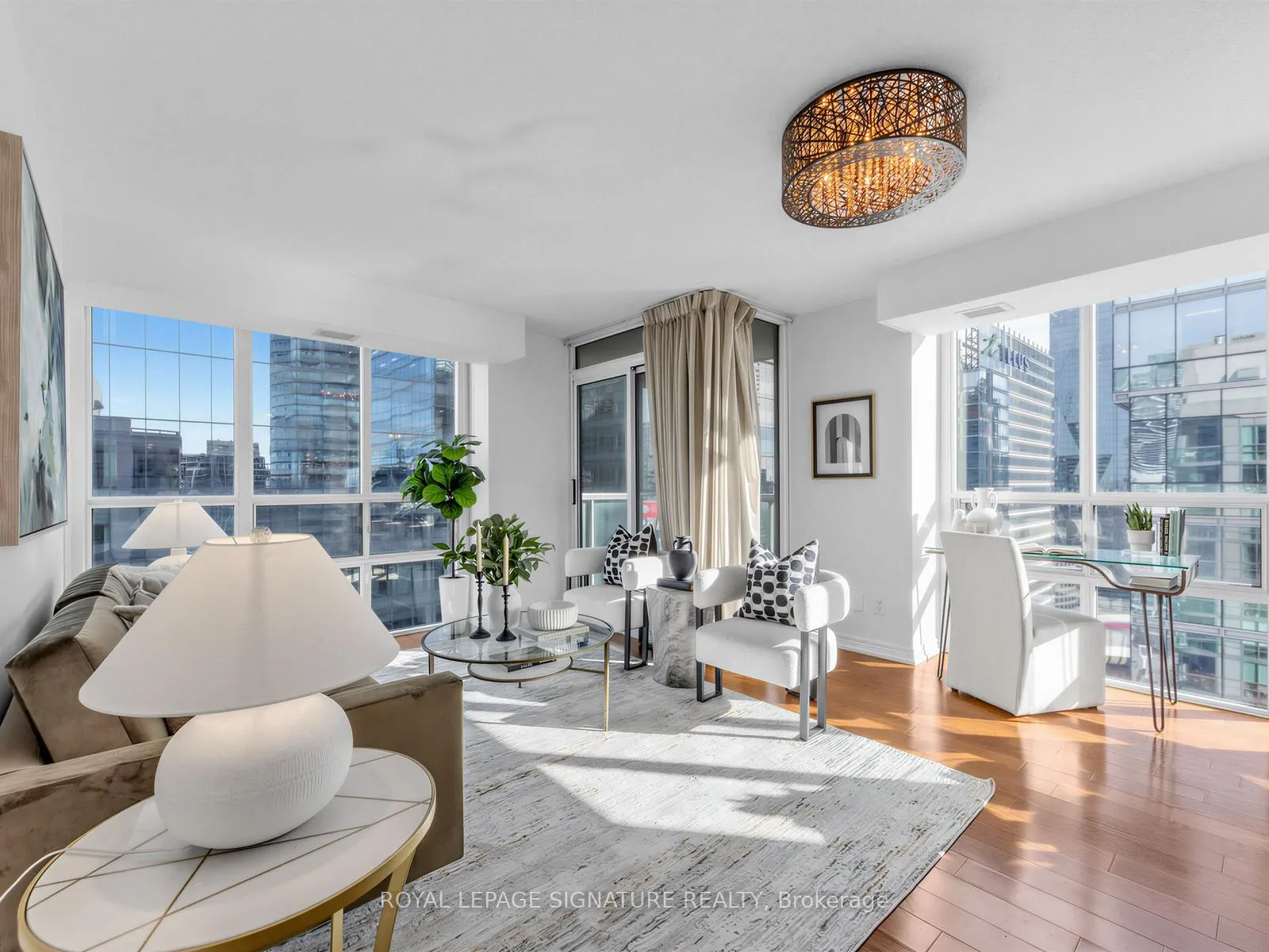 Photo of Unit 3906, 30 Grand Trunk Crescent