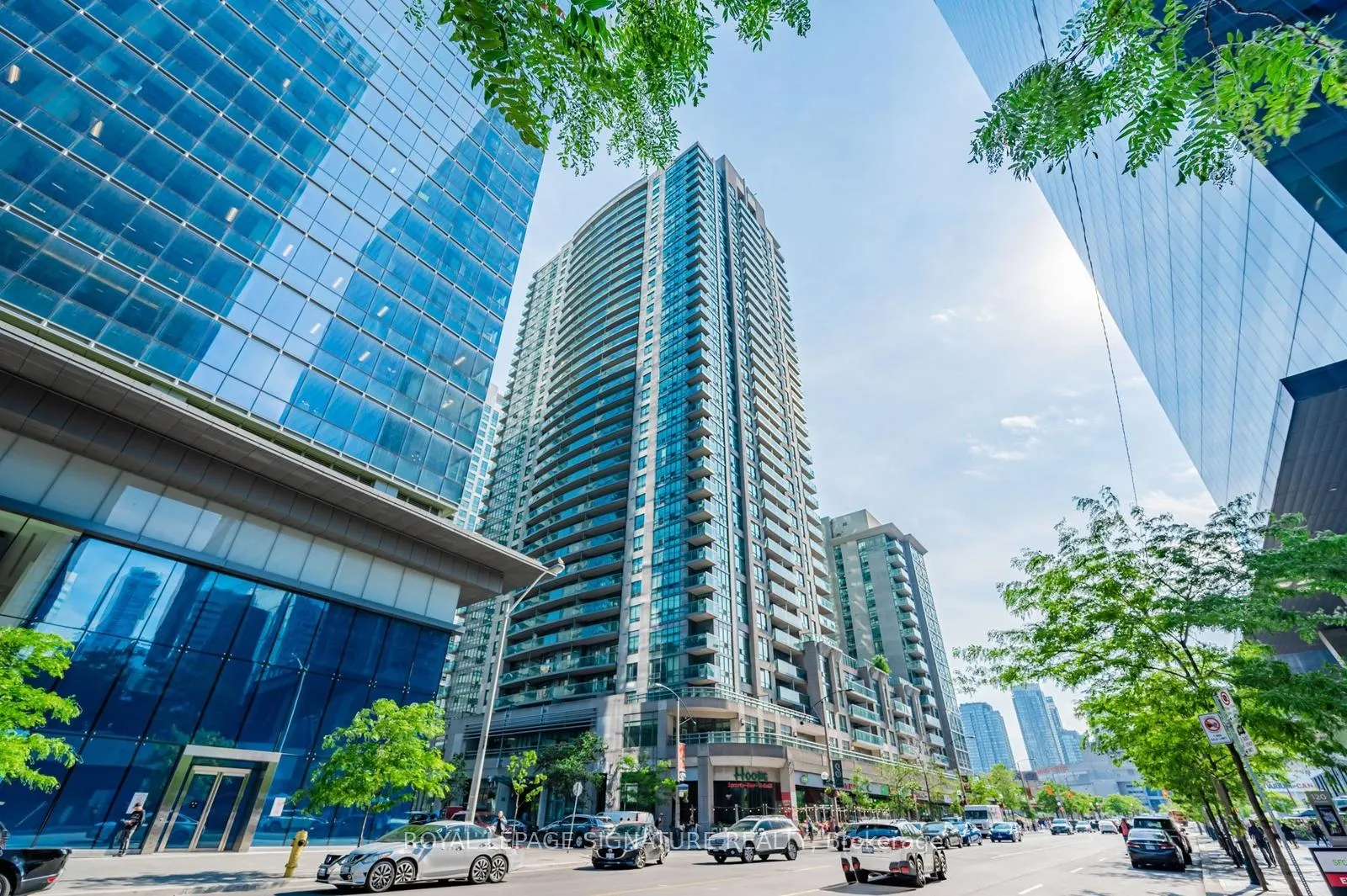 Photo 2 of Unit 3906, 30 Grand Trunk Crescent, Toronto, Waterfront Communities — HOMEH