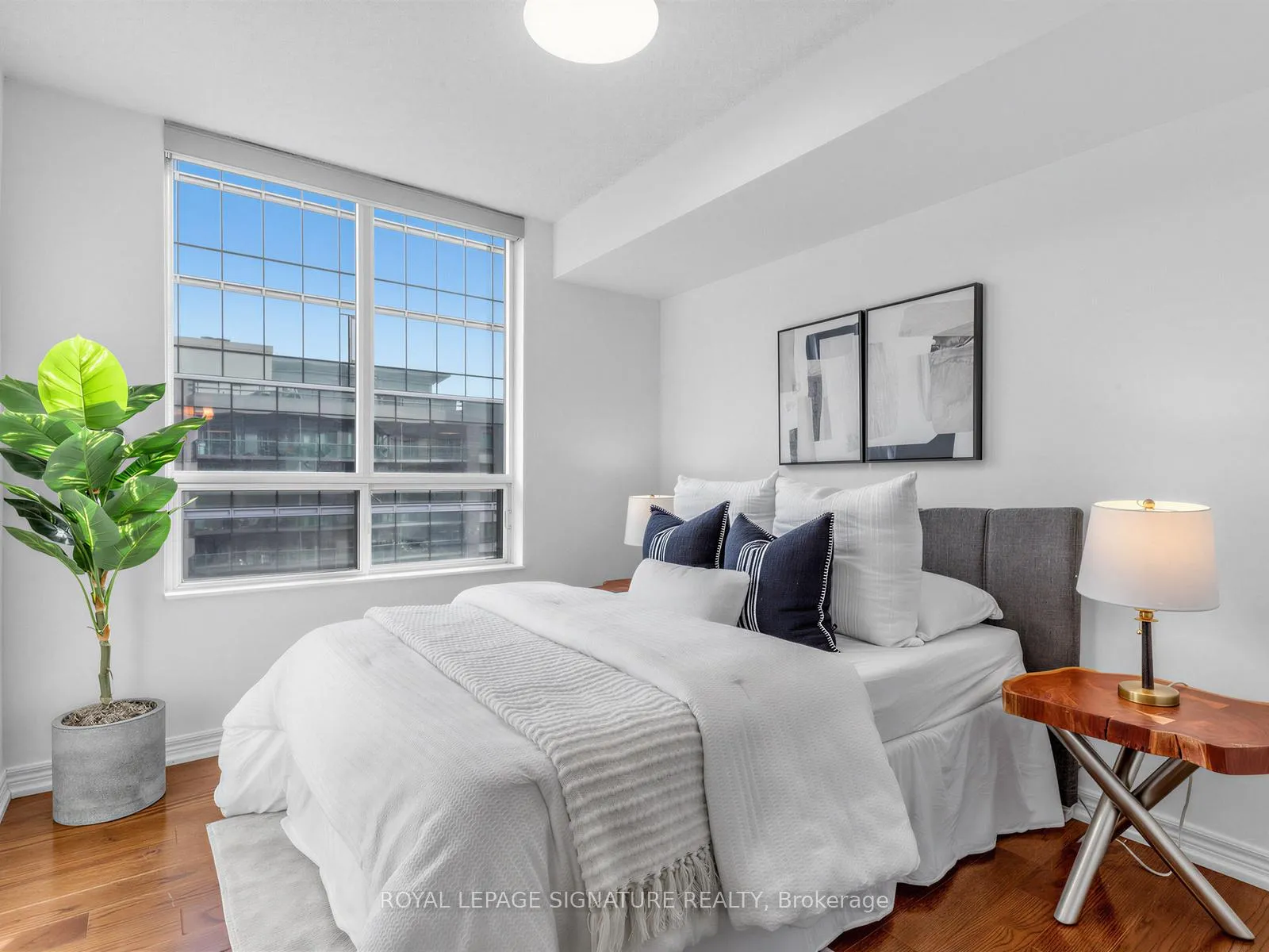 Photo 6 of Unit 3906, 30 Grand Trunk Crescent, Toronto, Waterfront Communities — HOMEH