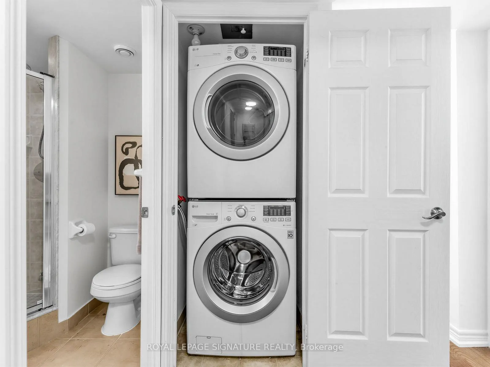 Photo 8 of Unit 3906, 30 Grand Trunk Crescent, Toronto, Waterfront Communities — HOMEH