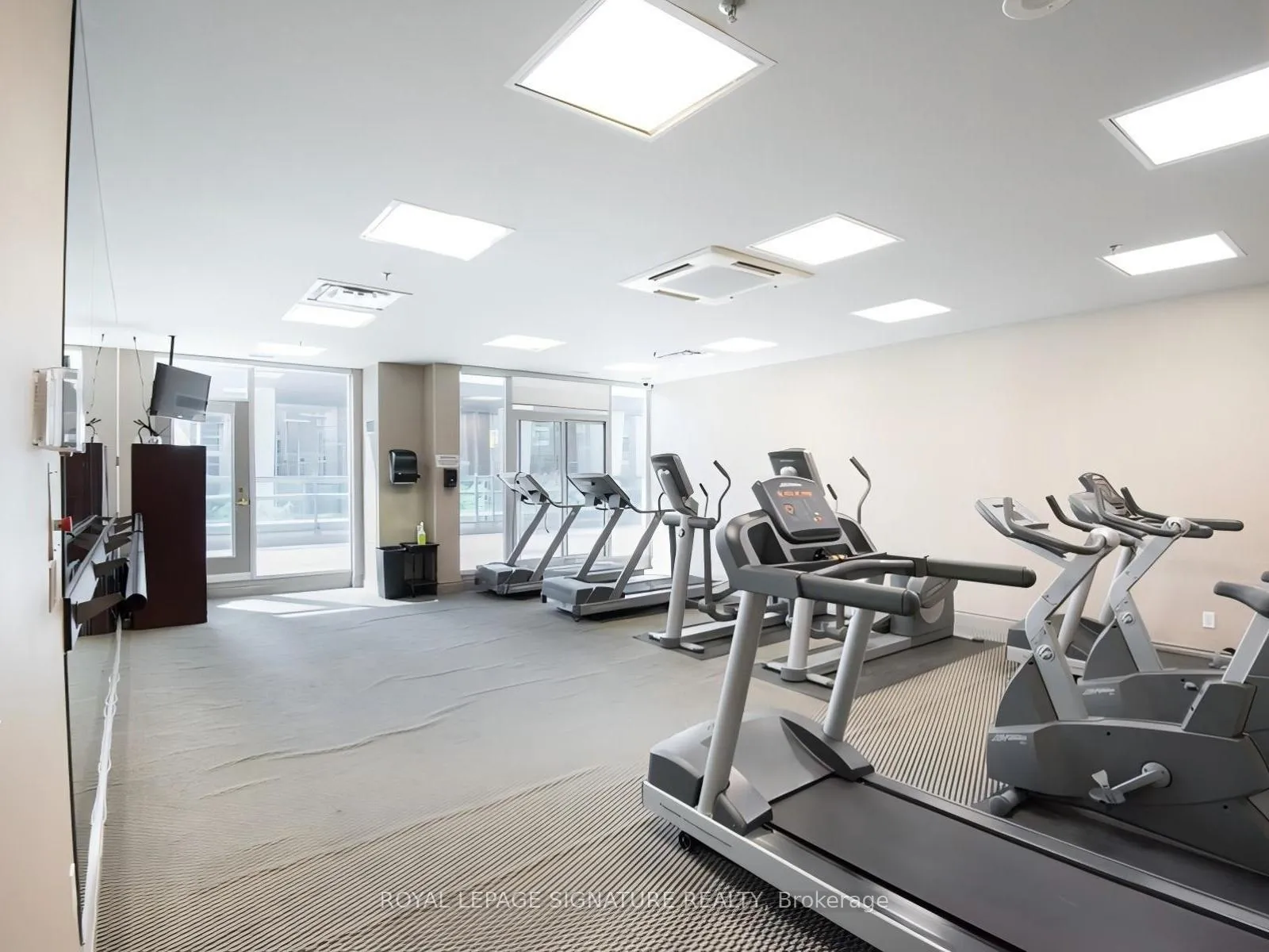 Photo 19 of Unit 3906, 30 Grand Trunk Crescent, Toronto, Waterfront Communities — HOMEH