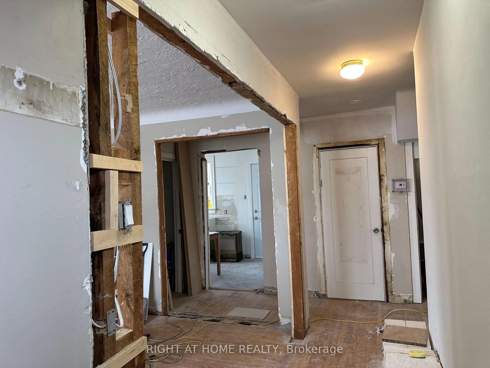 Photo 4 of 55 Glendale Avenue S, Ottawa, Glebe — HOMEH