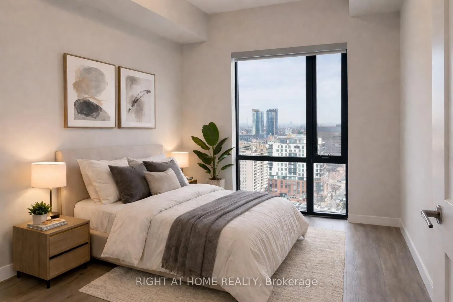 Photo 5 of Unit 1714, 15 Queen Street S, Hamilton, Central — HOMEH