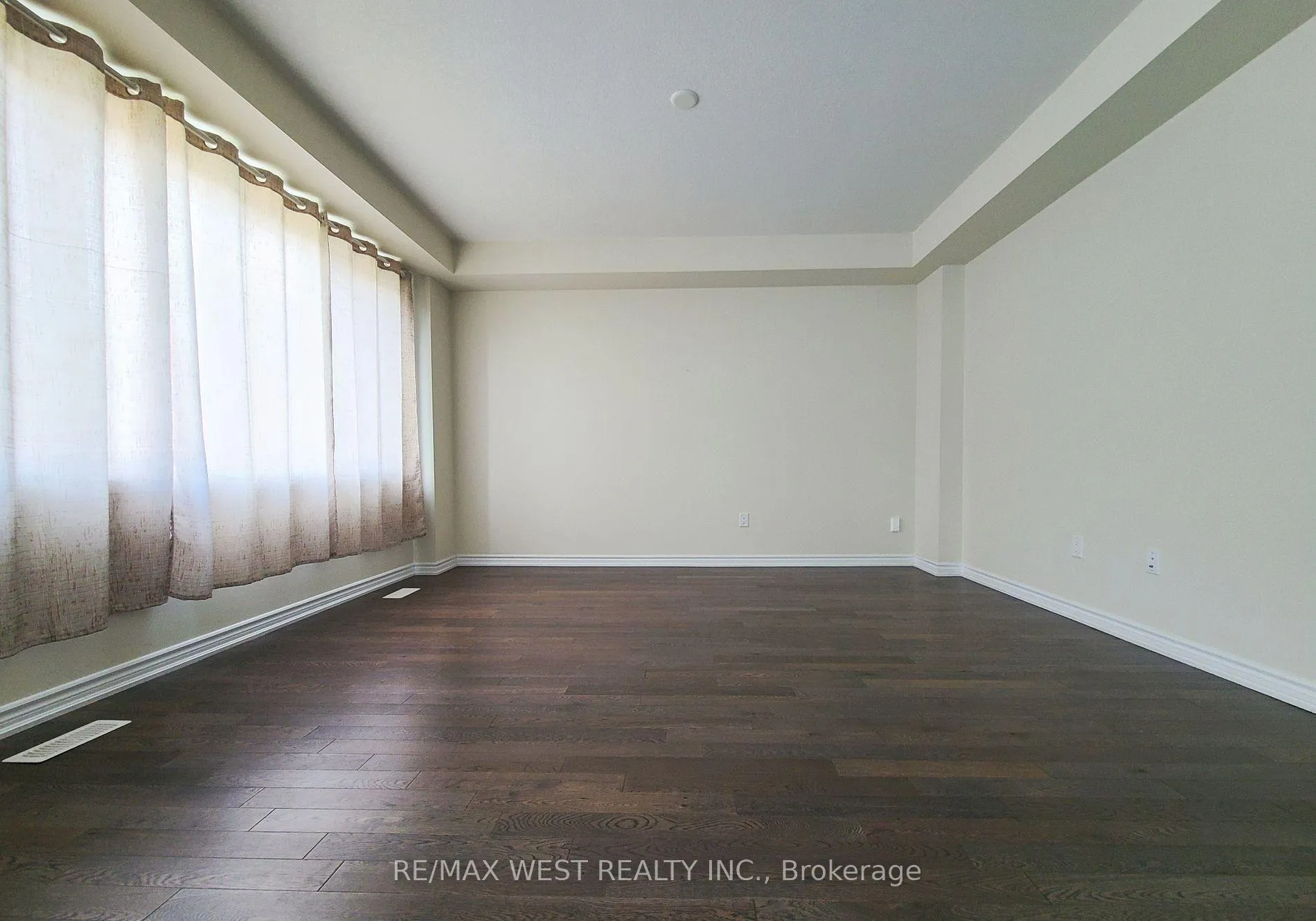 Photo 3 of 19 Buttercream Avenue, Thorold, Rolling Meadows — HOMEH