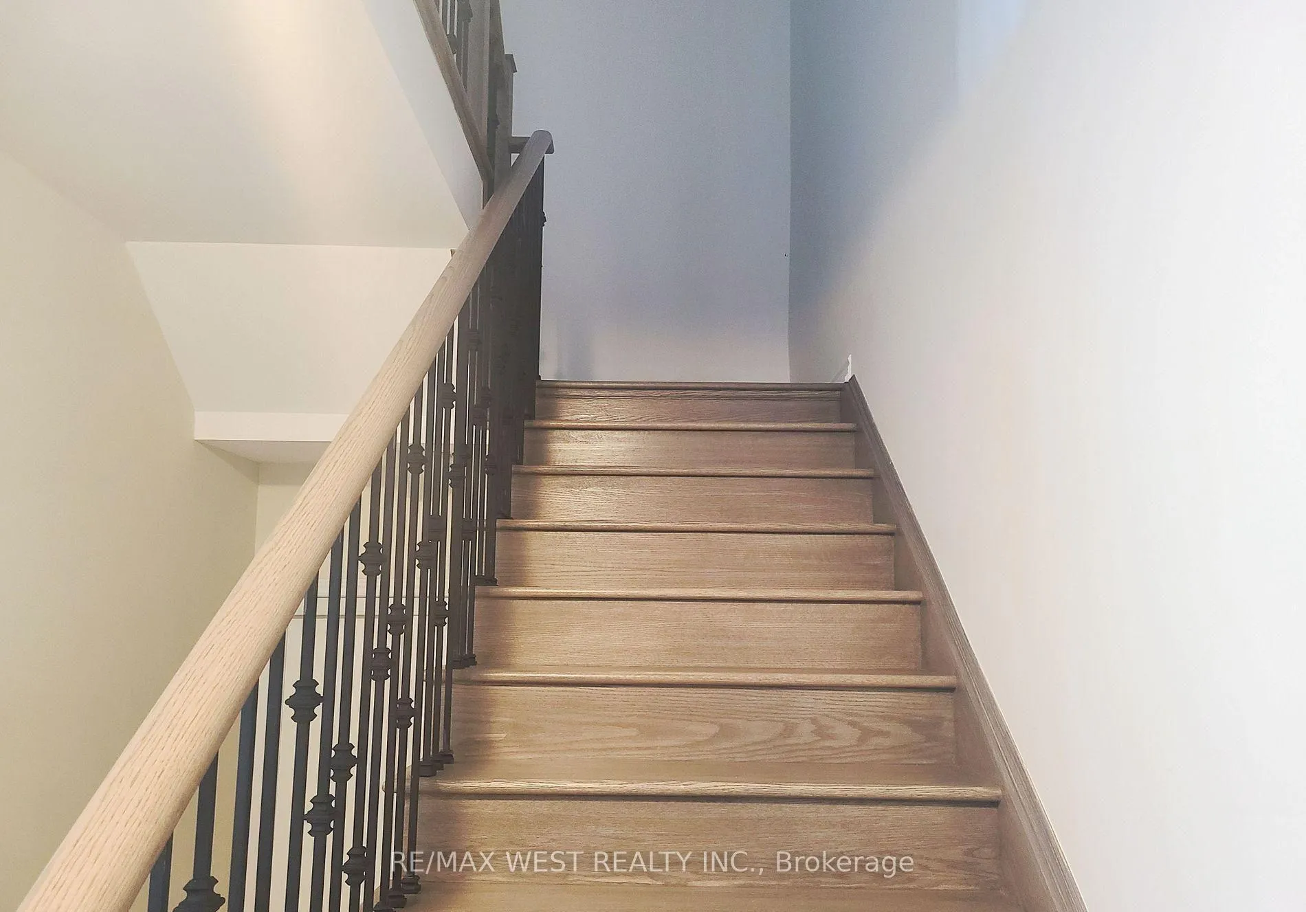 Photo 5 of 19 Buttercream Avenue, Thorold, Rolling Meadows — HOMEH