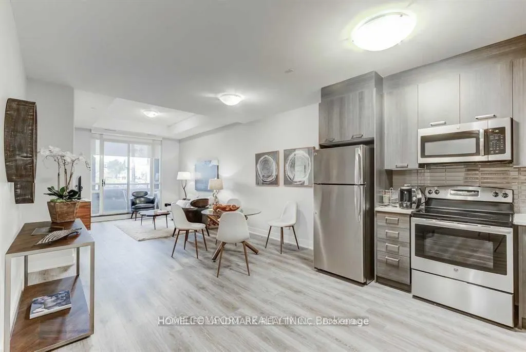 Front of Unit 707, 150 Main Street W