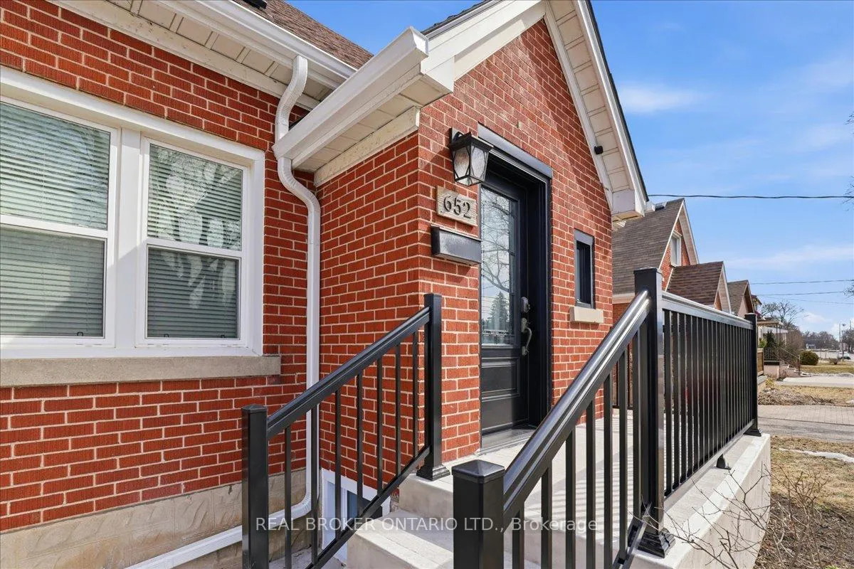 Photo 2 of 652 Weber Street E, Kitchener — HOMEH
