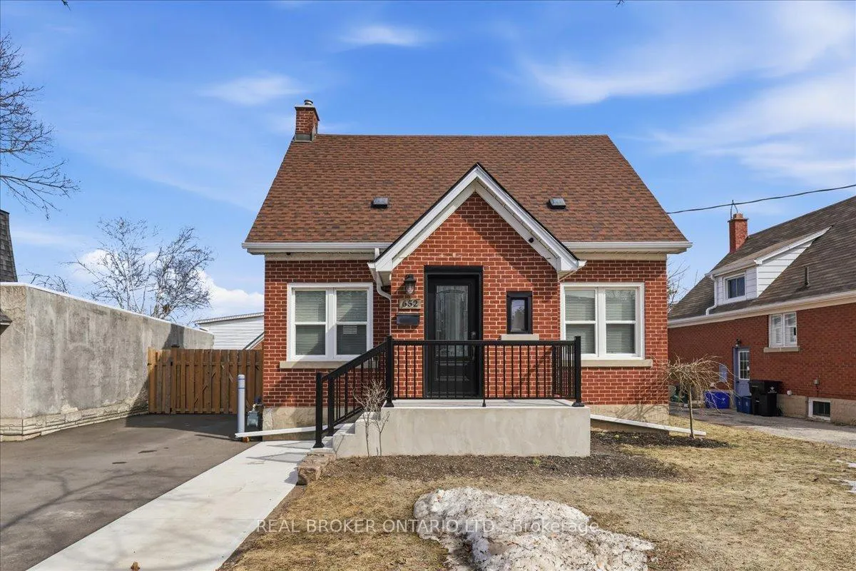 Photo 3 of 652 Weber Street E, Kitchener — HOMEH